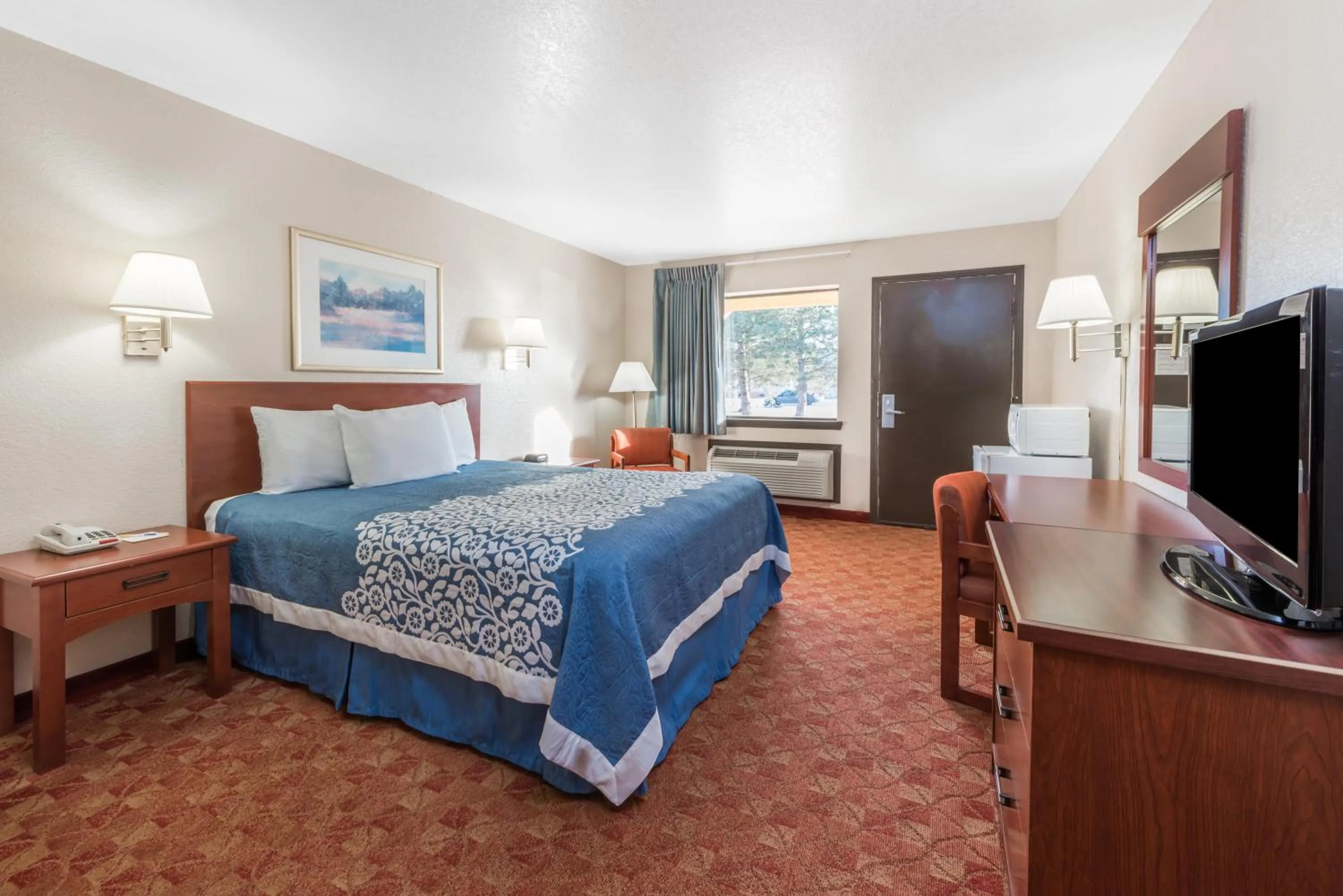 Queen Room - Non-Smoking in Days Inn by Wyndham Russell