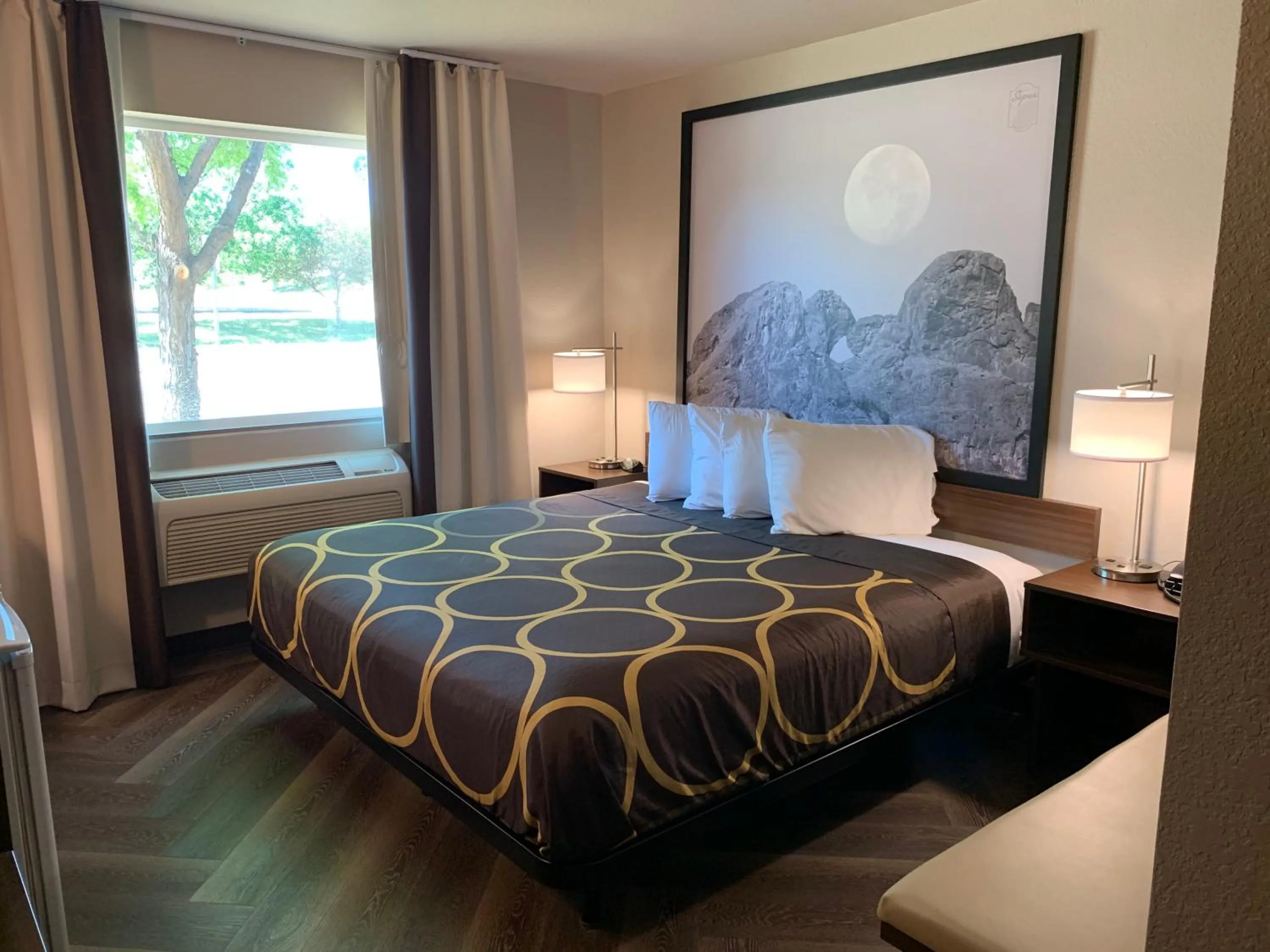 King Room - Disability Access/Non-Smoking in Super 8 by Wyndham Greeley