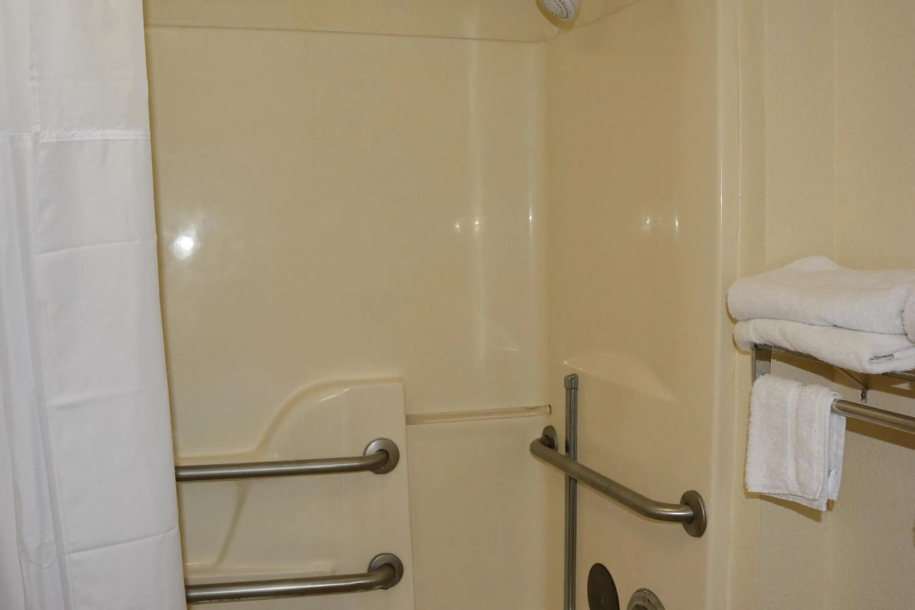 Queen Room with Two Queen Beds - Mobility Access/Non-Smoking in Travelodge by Wyndham Montgomery East