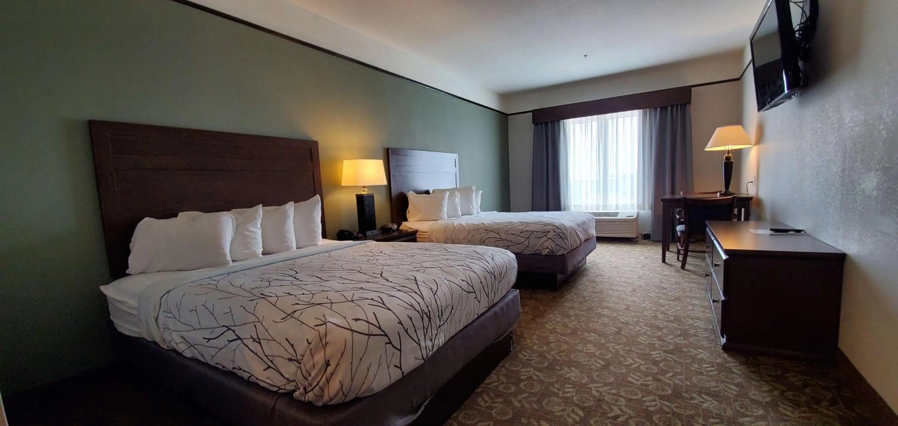Queen Room with Two Queen Beds in Best Western Plus Emory at Lake Fork Inn & Suites