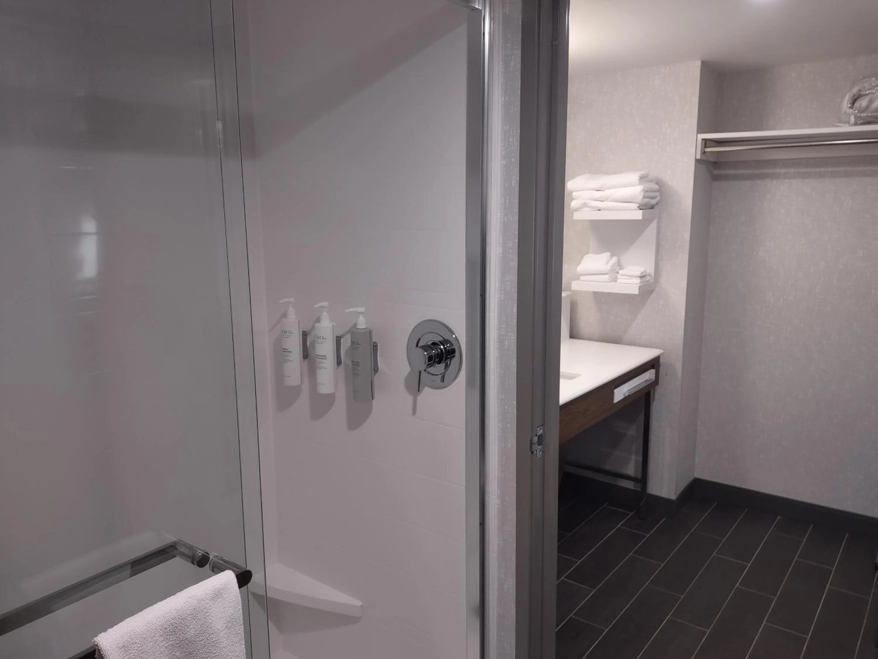 Queen Studio Suite with Two Queen Beds - Non-Smoking in Hampton Inn & Suites Pittsburgh New Stanton PA