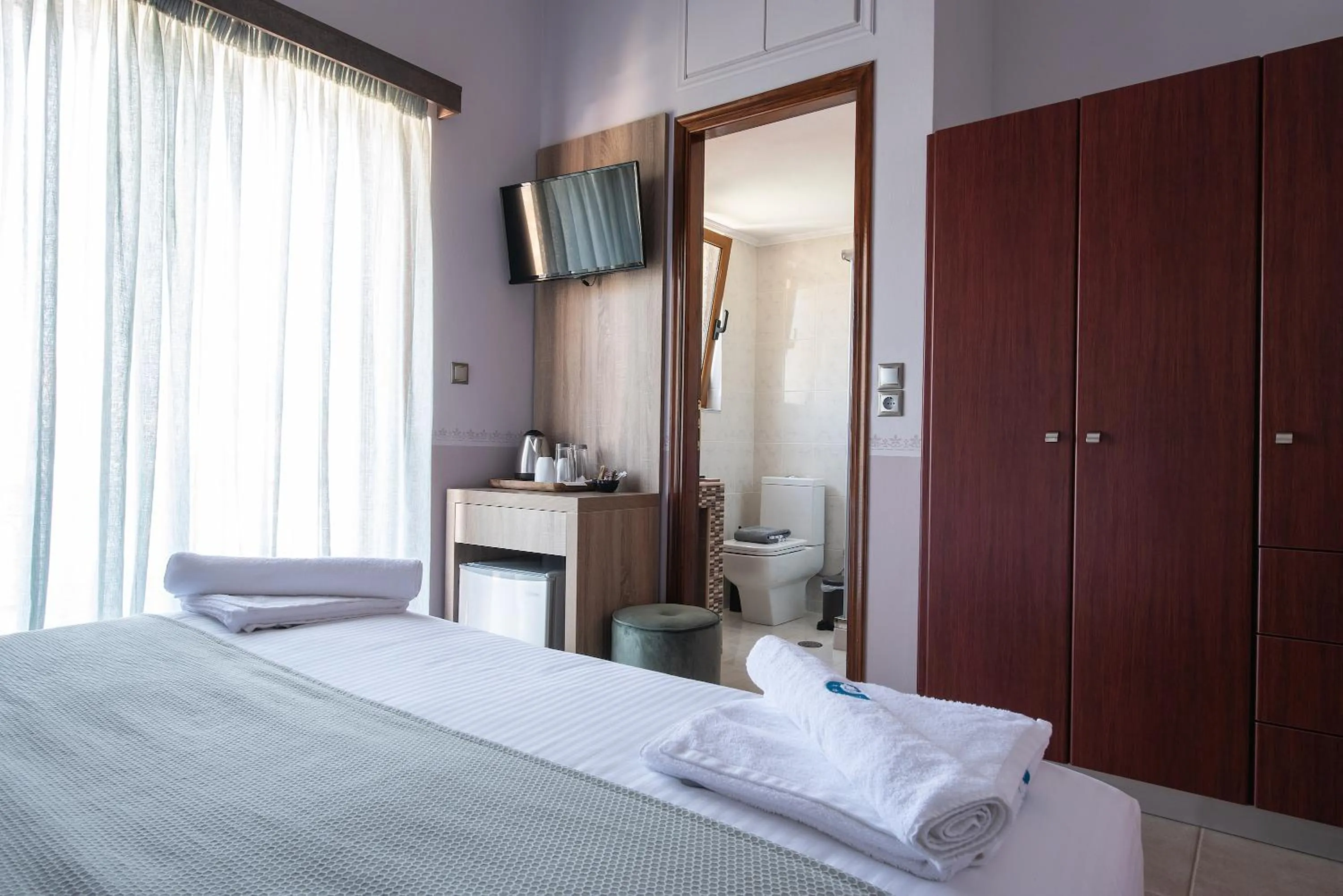 Double or Twin Room with Partial Sea View in Cyrenia Guesthouse