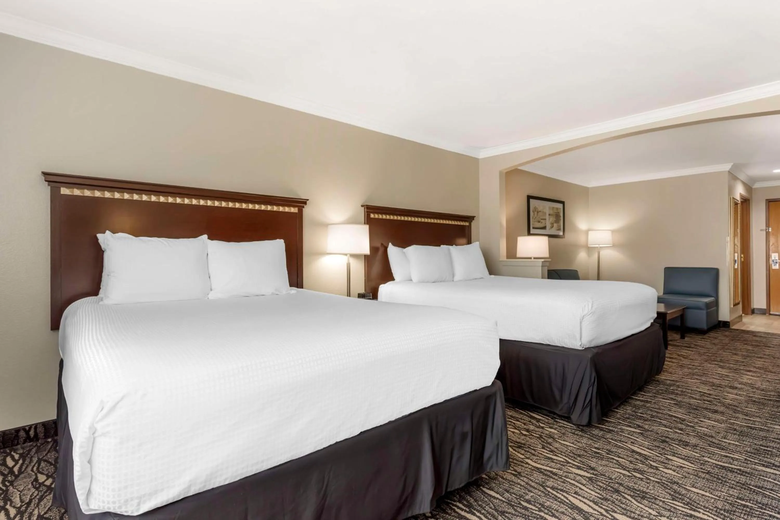 Quadruple Room with Bath Tub - Disability Access/Non-Smoking in Best Western Plus Lake Worth Inn & Suites