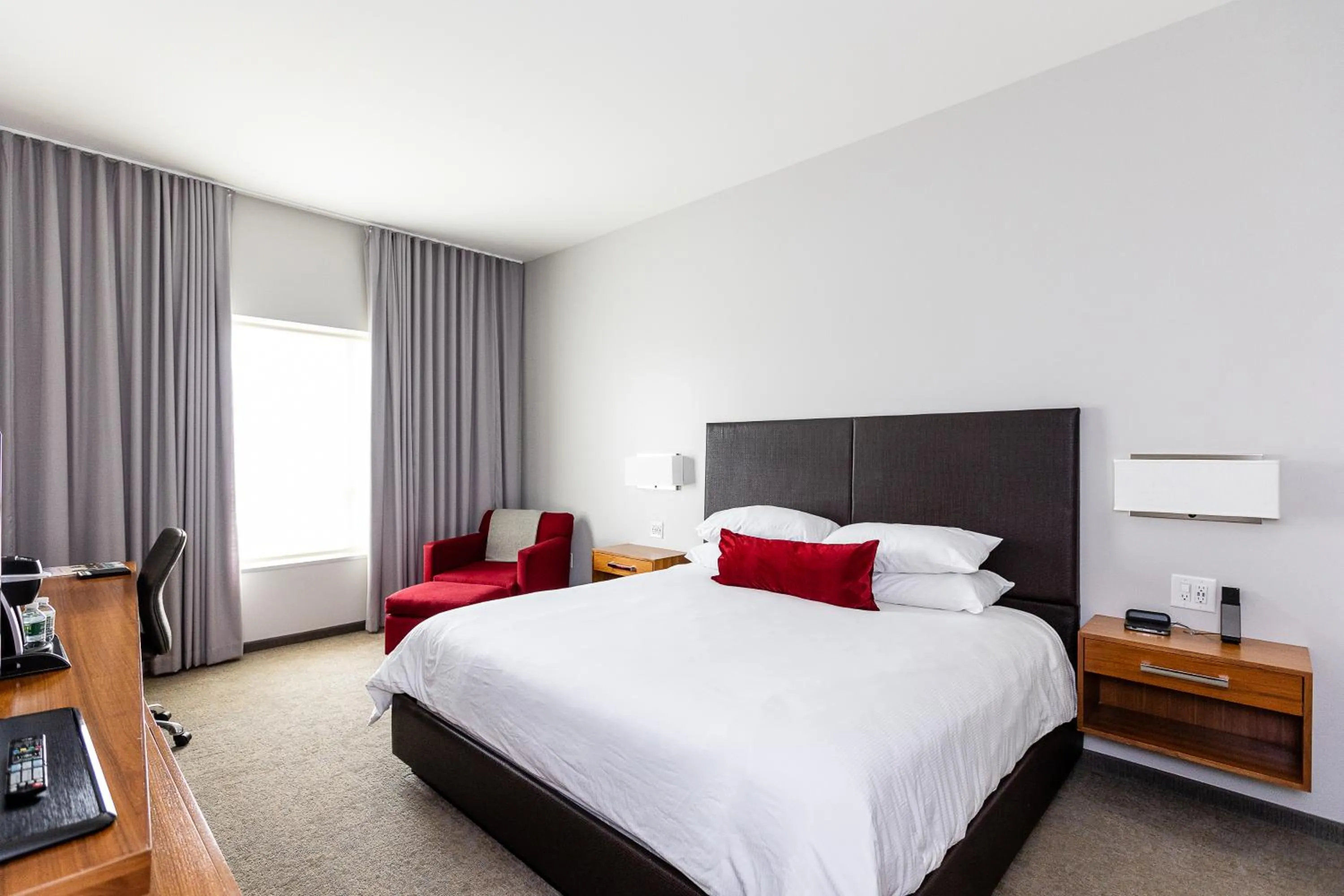 Deluxe King Room in I Hotel and Illinois Conference Center - Champaign