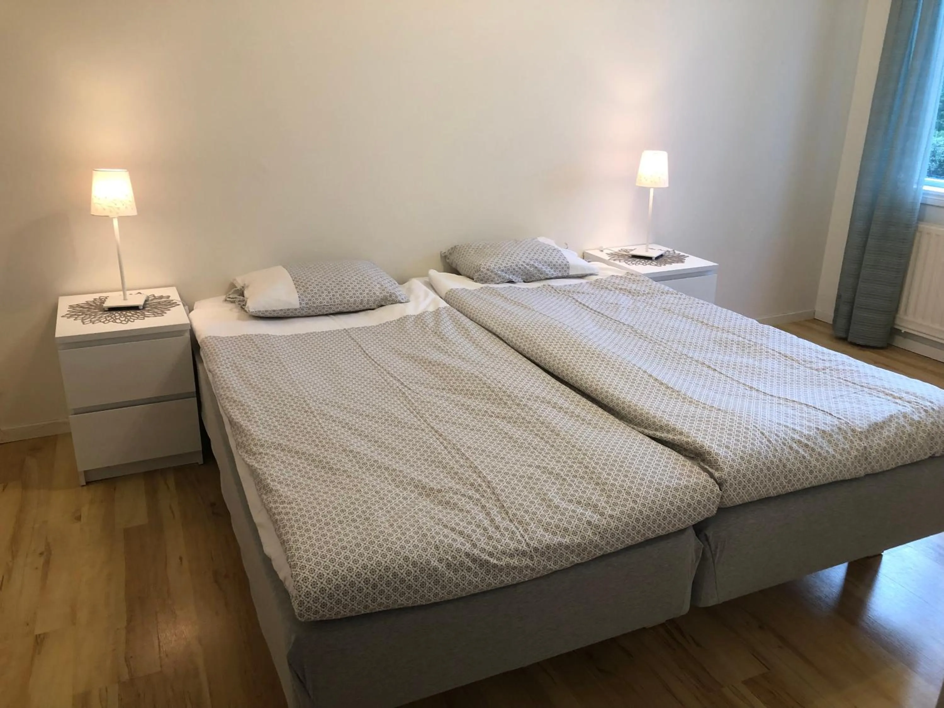 Double Room in Bergåsa bed & kitchen Drängsered