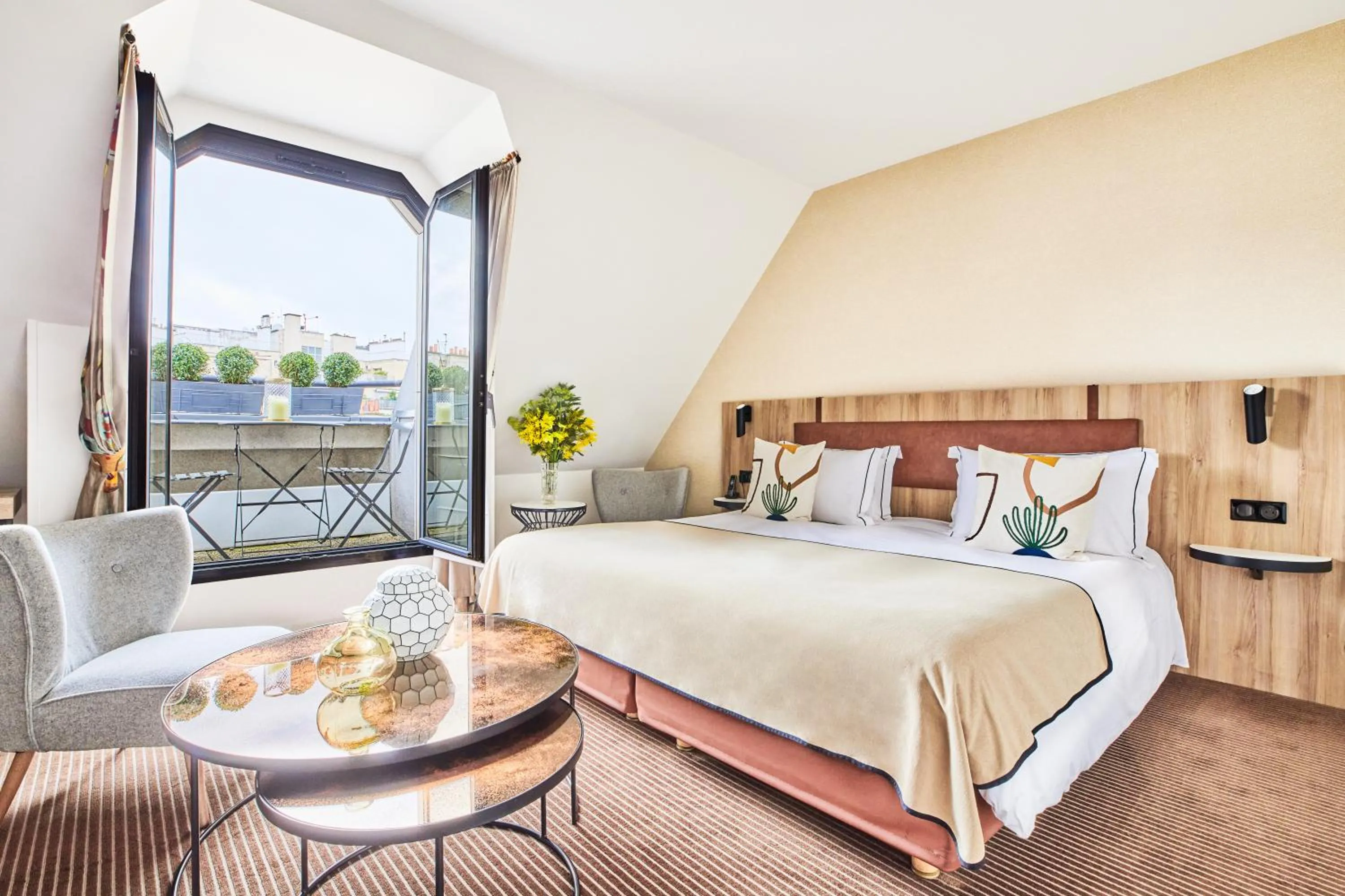 Junior Suite with Eiffel Tower View in Plaza Tour Eiffel