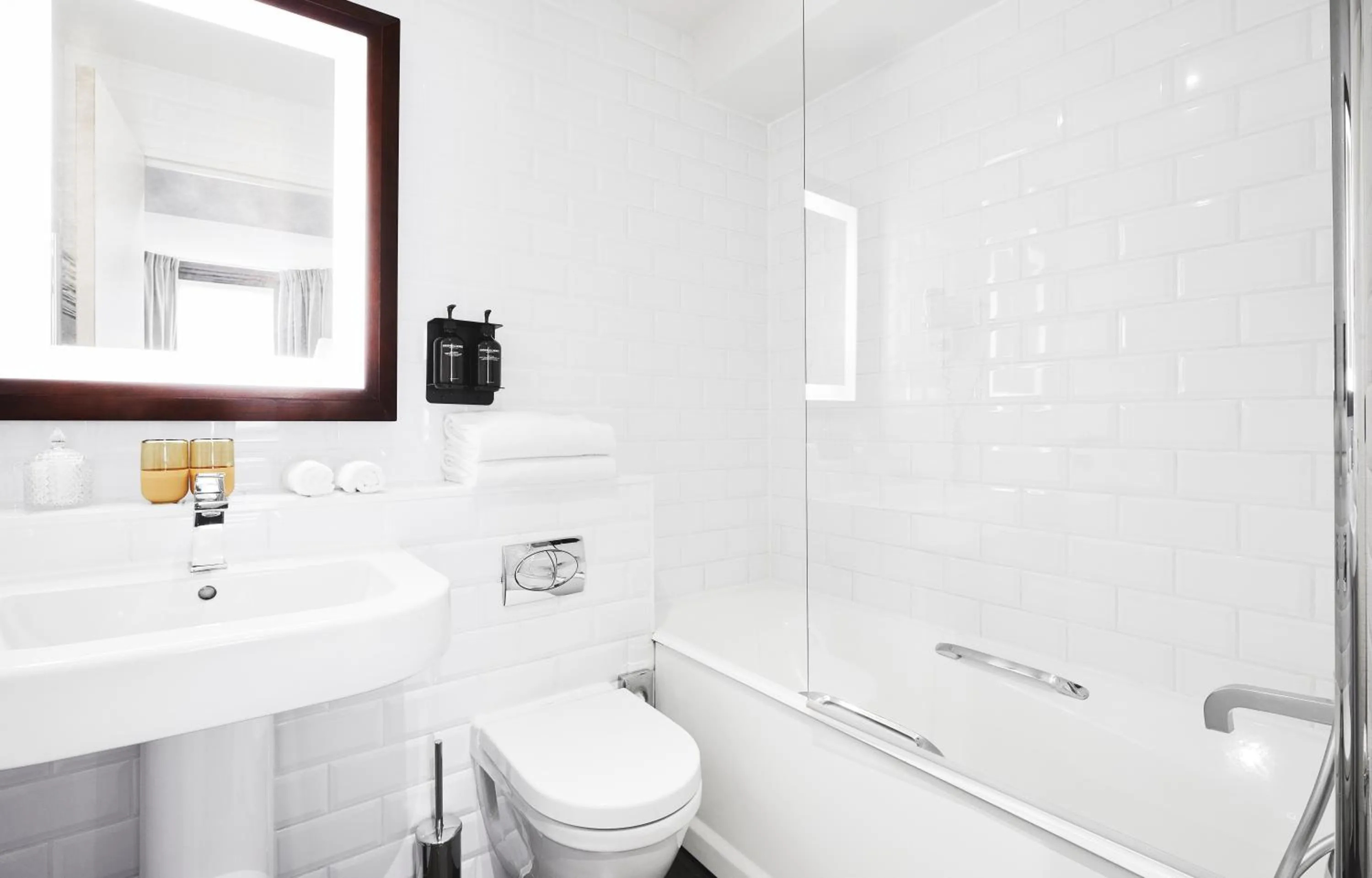 Superior Room with Eiffel Tower view in Plaza Tour Eiffel