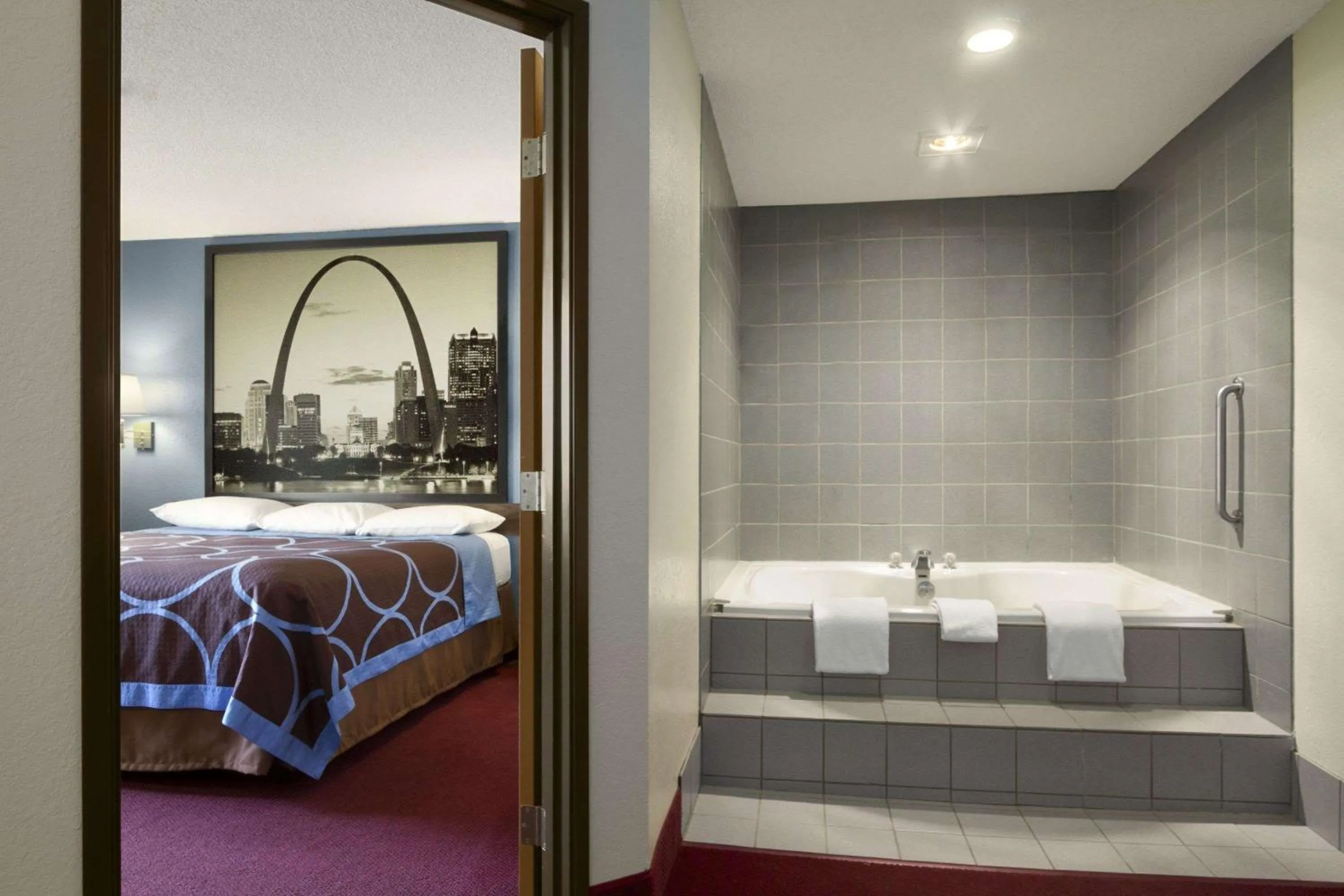 Deluxe King Studio Suite - Non-Smoking in Super 8 by Wyndham Cuba