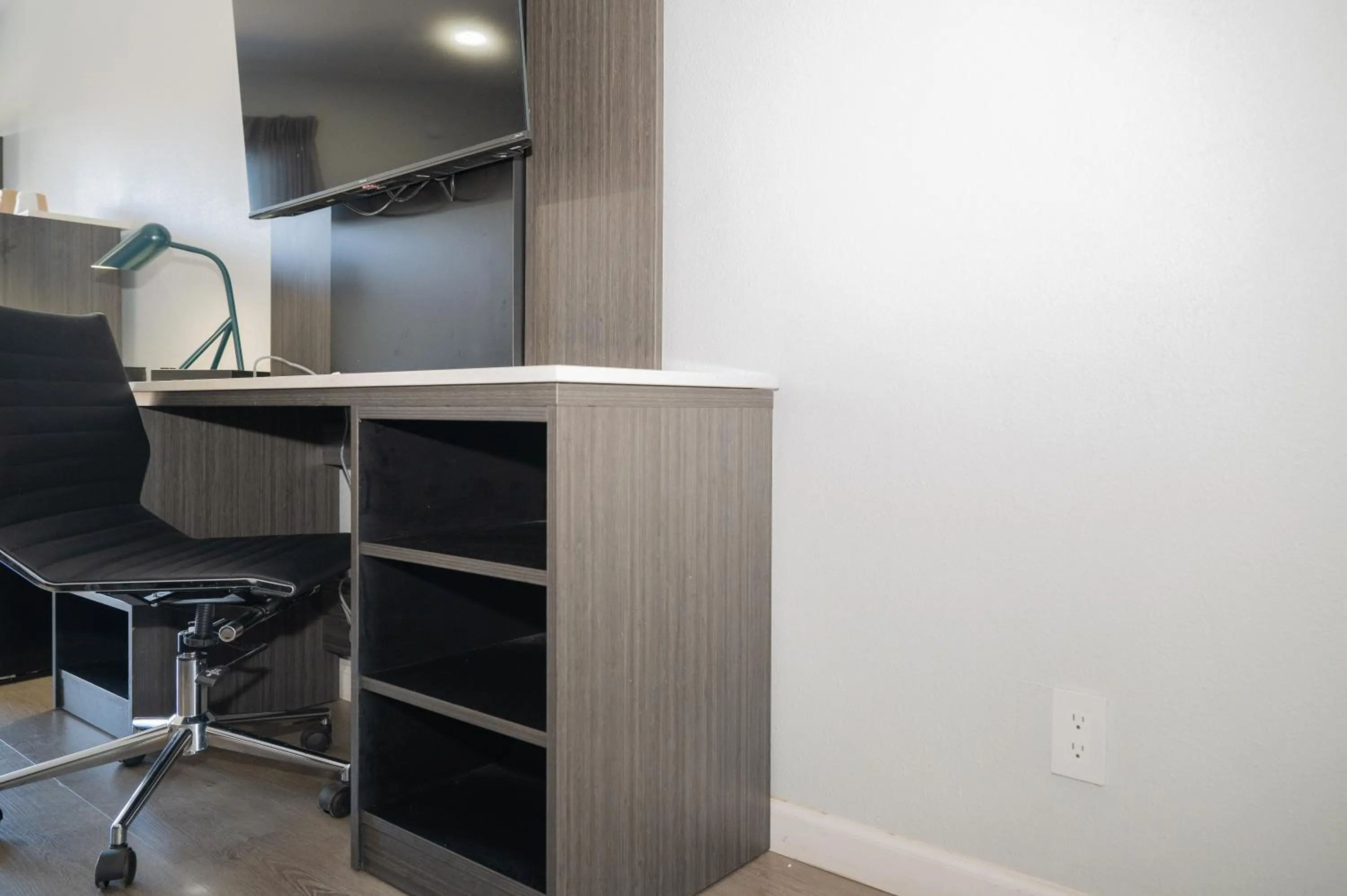 Standard King Room - Non-Smoking  in Motel 6 Soledad, CA