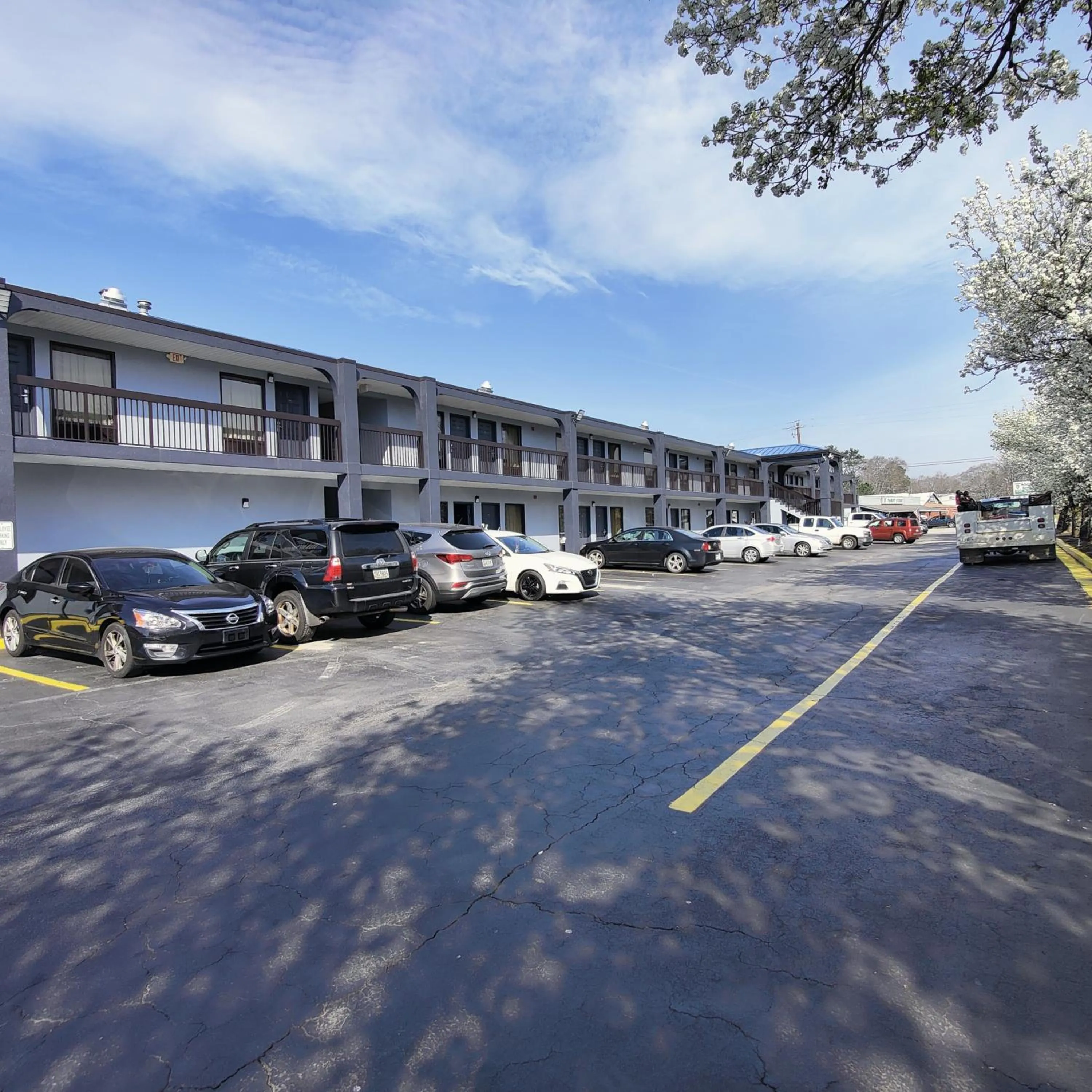 Queen Room with Two Queen Beds - Smoking in Jameson Inn Conyers