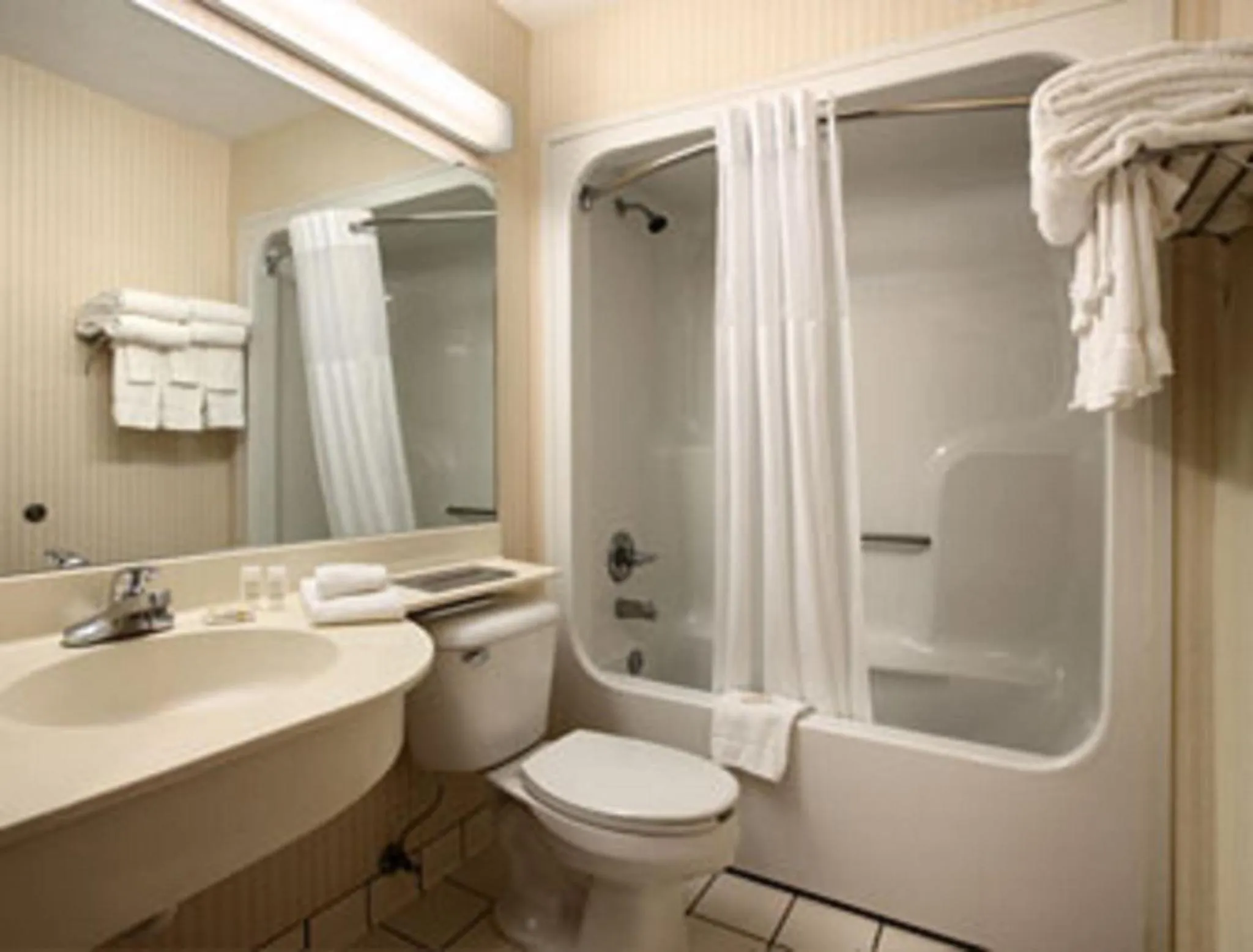 Queen Room with Two Queen Beds - Non-Smoking in Microtel Inn & Suites by Wyndham Kannapolis/Concord