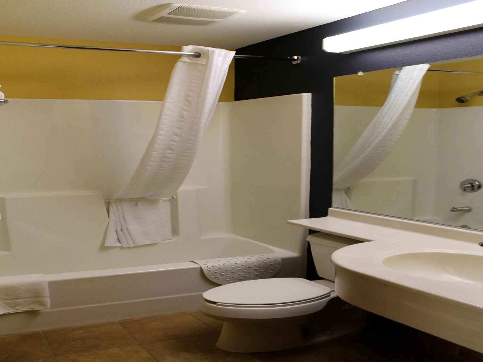 Queen Suite - Accessible in Microtel Inn & Suites - Kearney