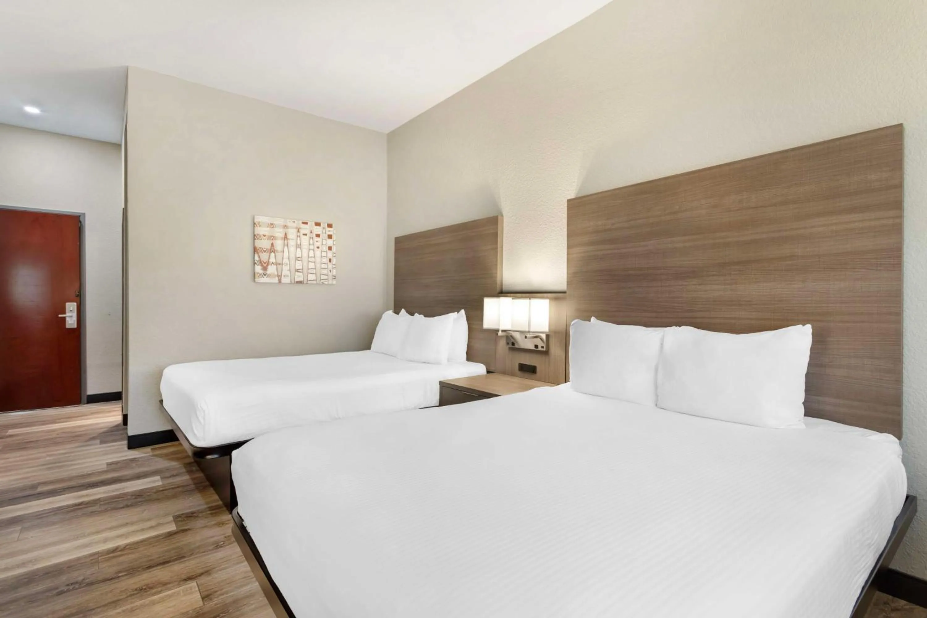 Queen Room with Two Queen Beds and Roll-In Shower - Non-Smoking in Best Western of Wise