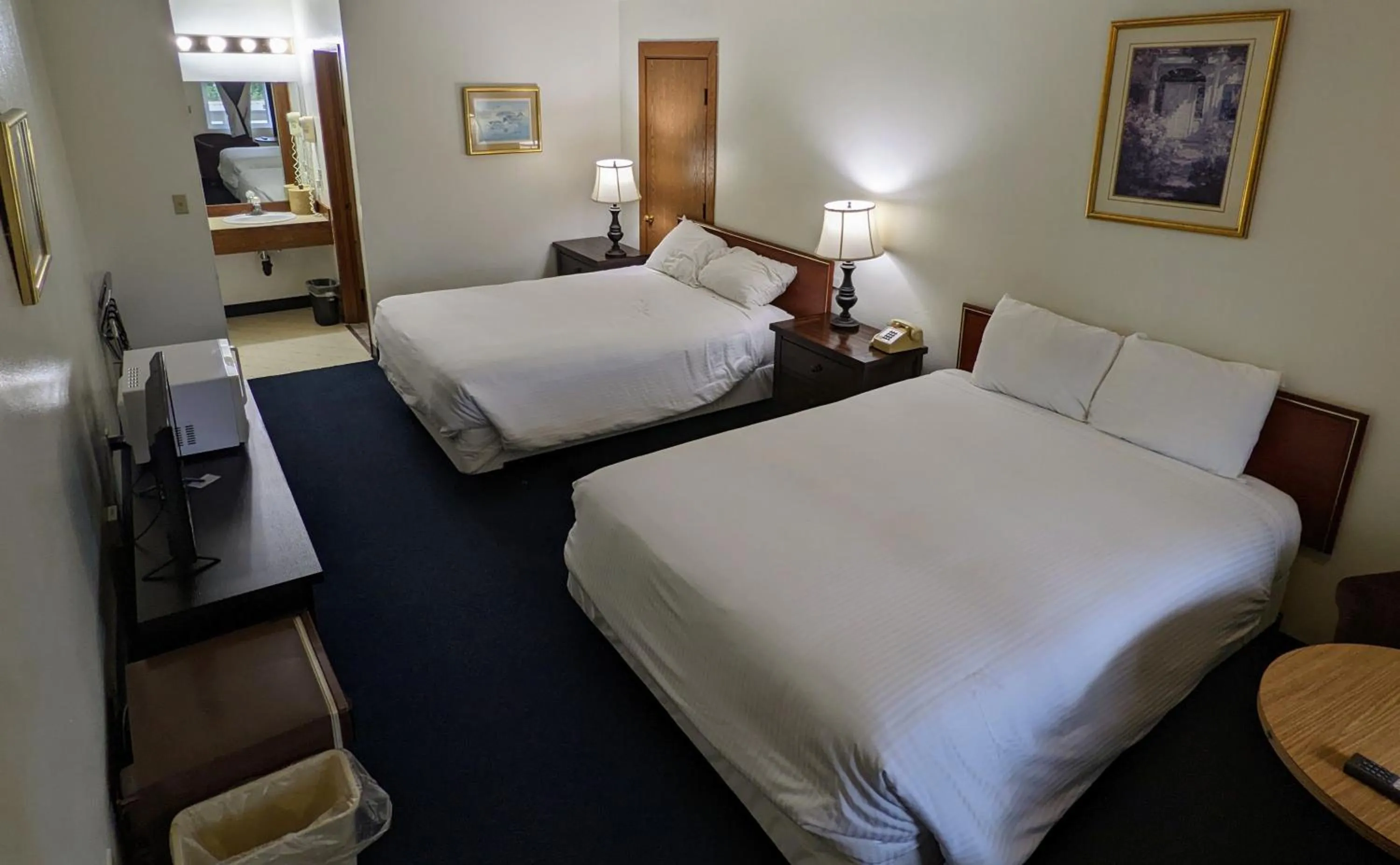 Queen Room with Two Queen Beds in Fairground Inn
