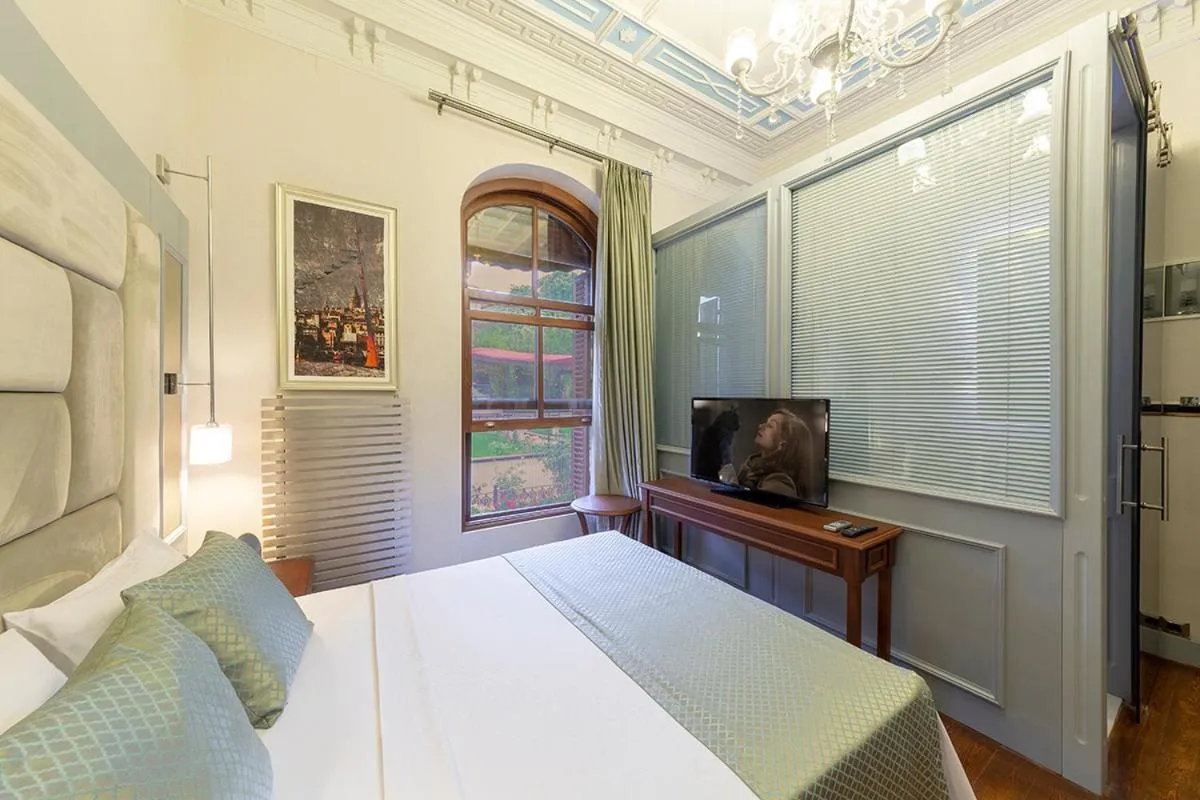 Deluxe Double Room in No2 Hotel By Şükrü