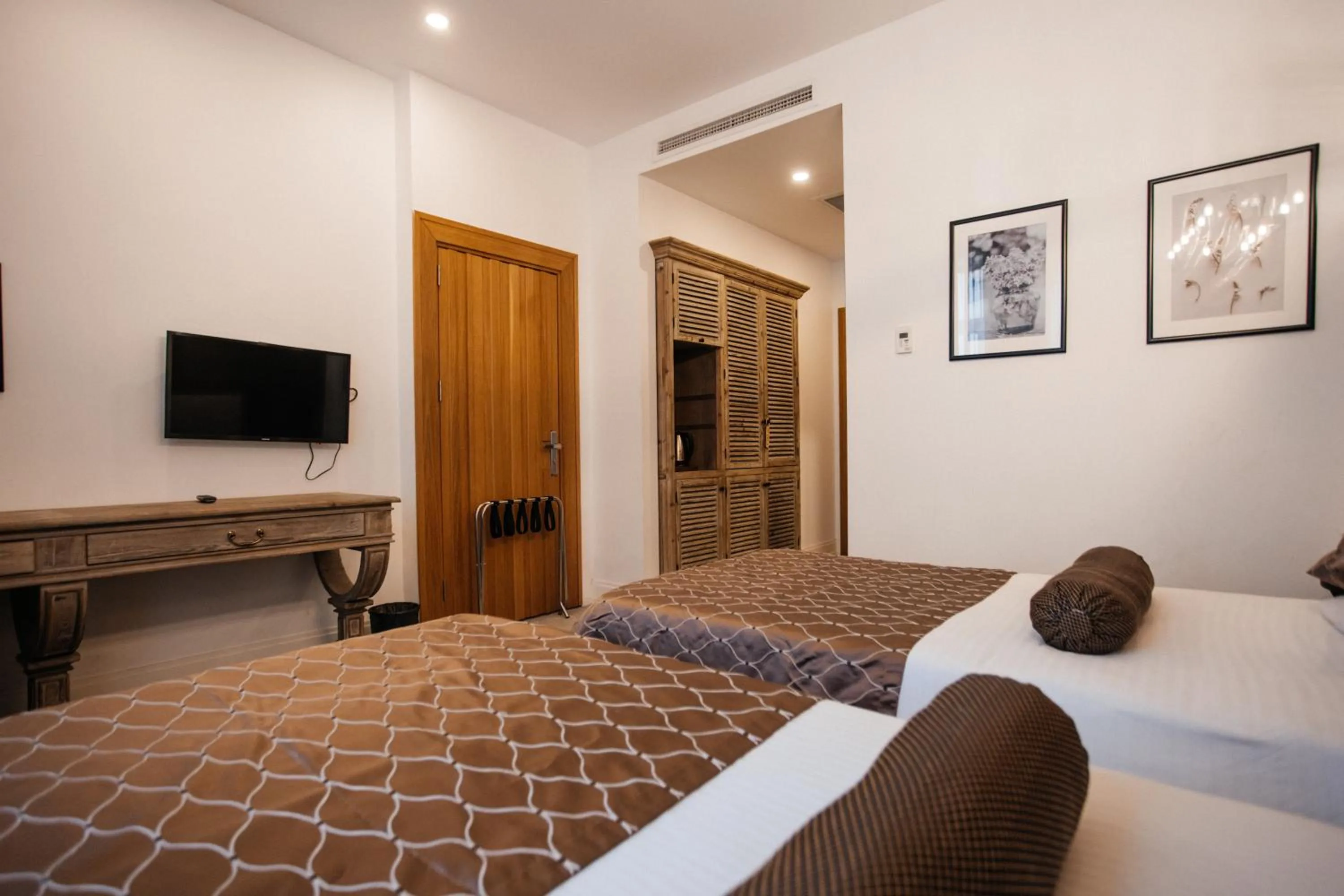 Standard Twin Room in Shirvanshah Hotel