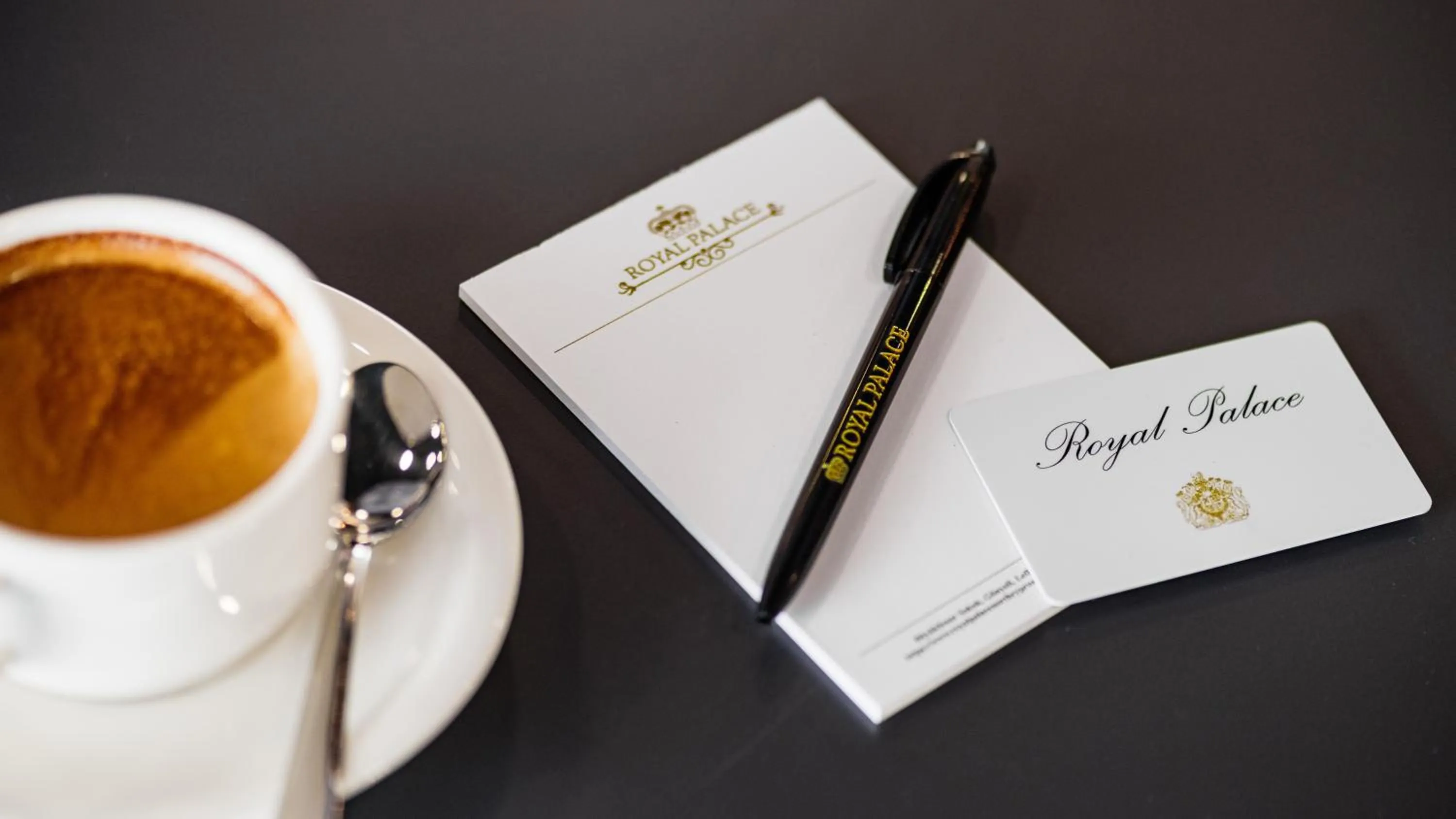 Deluxe King Room in Royal Palace Hotel