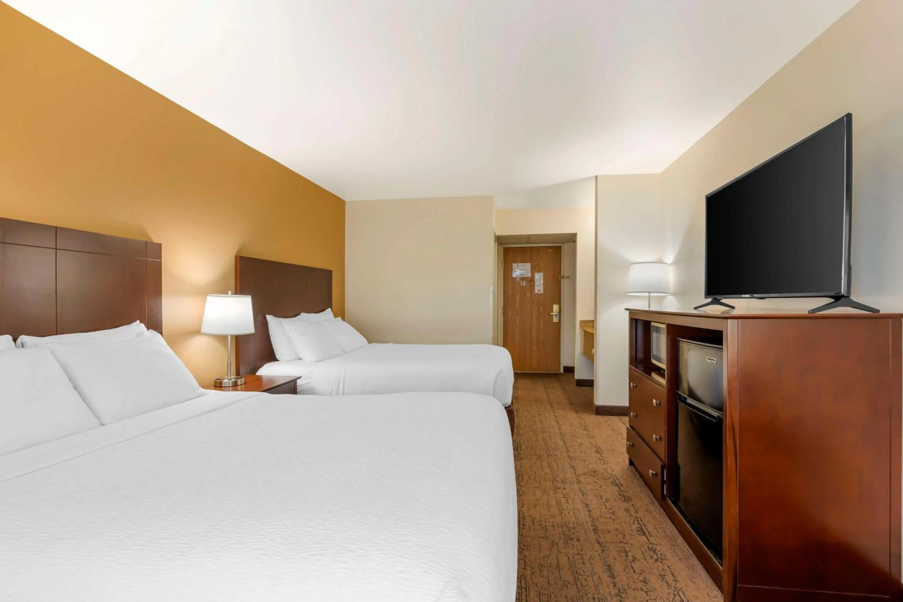 Queen Room with Two Queen Beds - Non-Smoking in Best Western Yellowstone Crossing