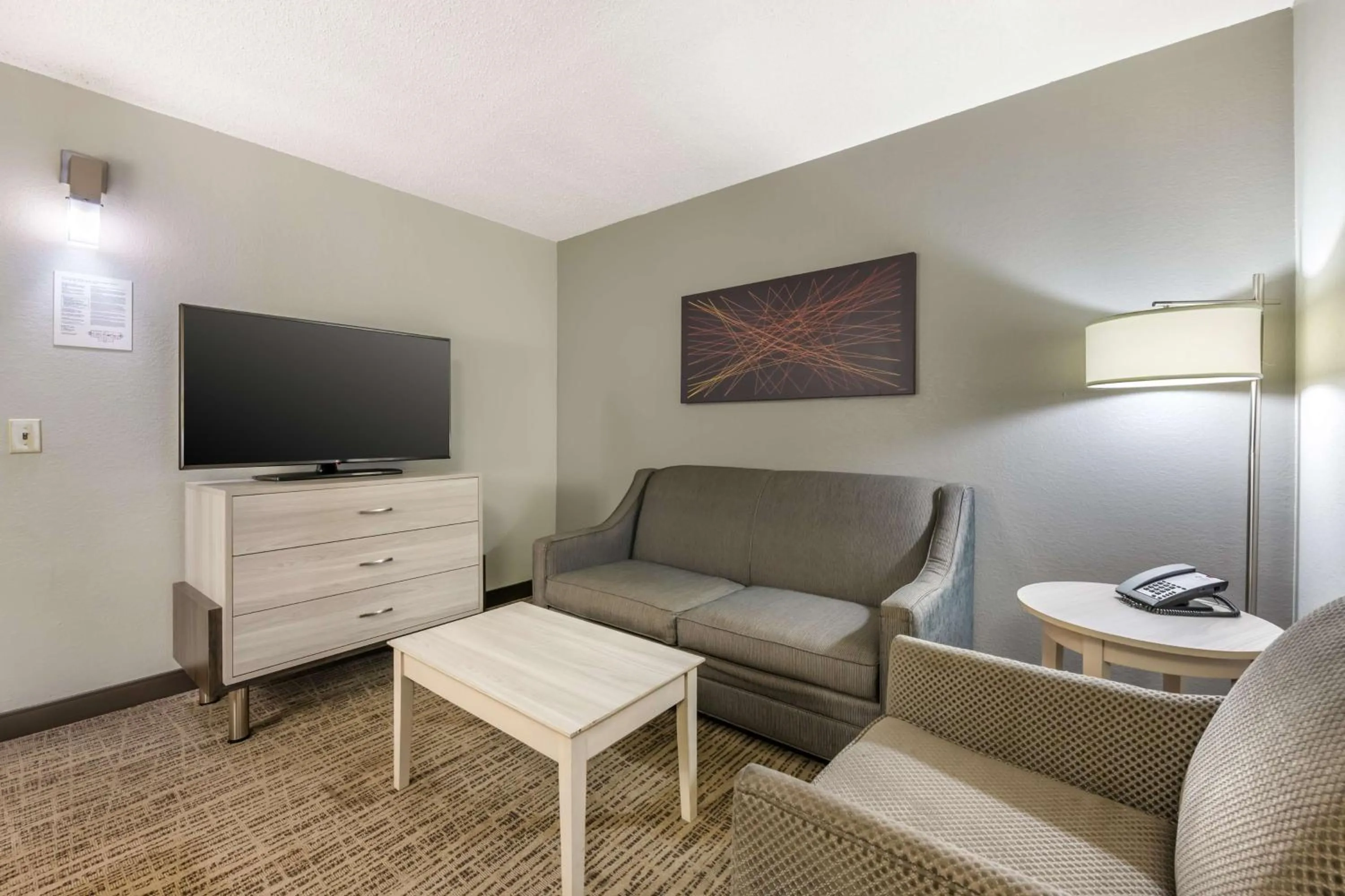 One-Bedroom King Suite with Sofa Bed in Best Western Plus Lake City