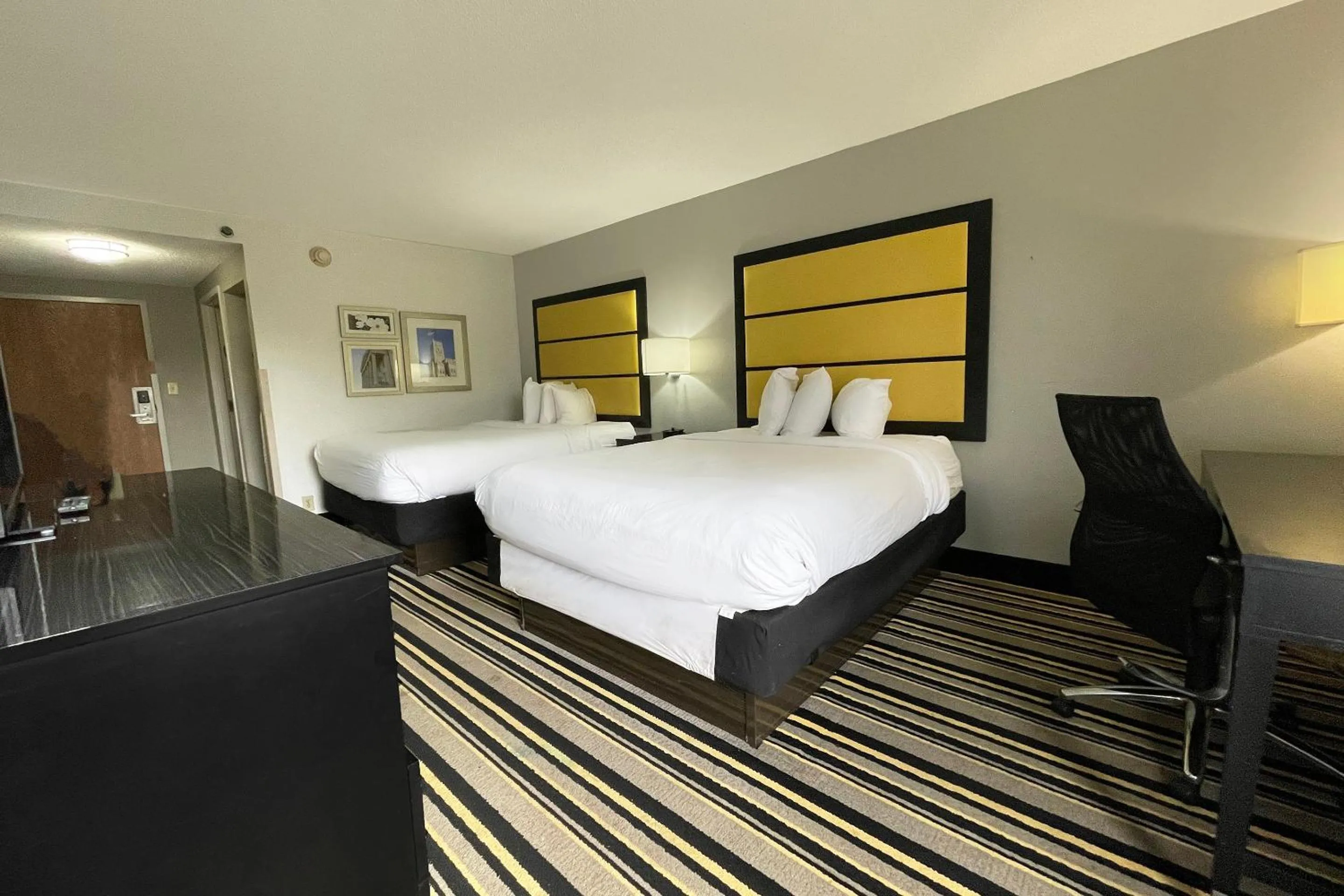 2 Queen Beds Non-Smoking in OYO Townhouse Jackson - Ridgeland