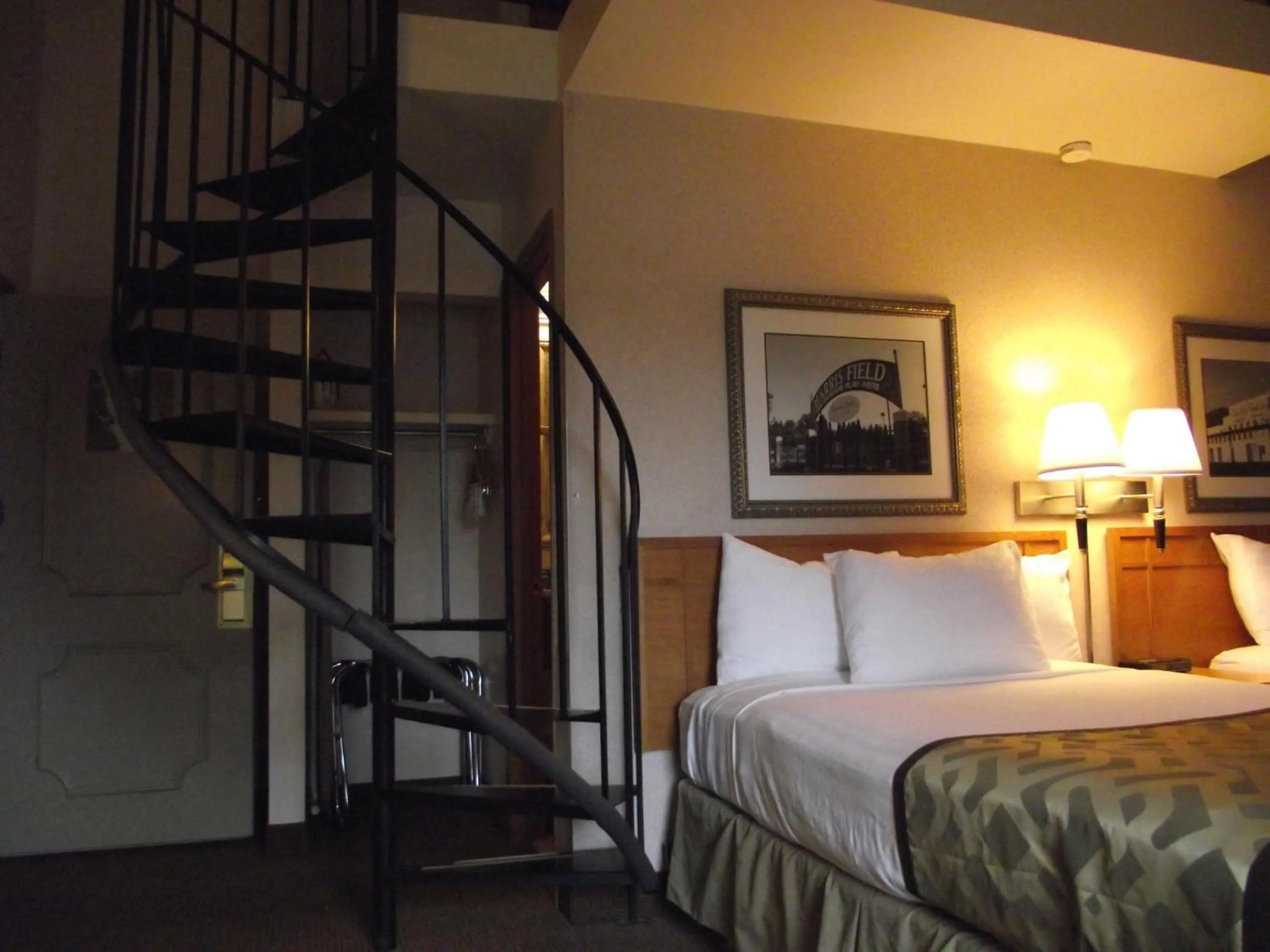 Queen Room with One Double Bed in RiverTree Inn & Suites