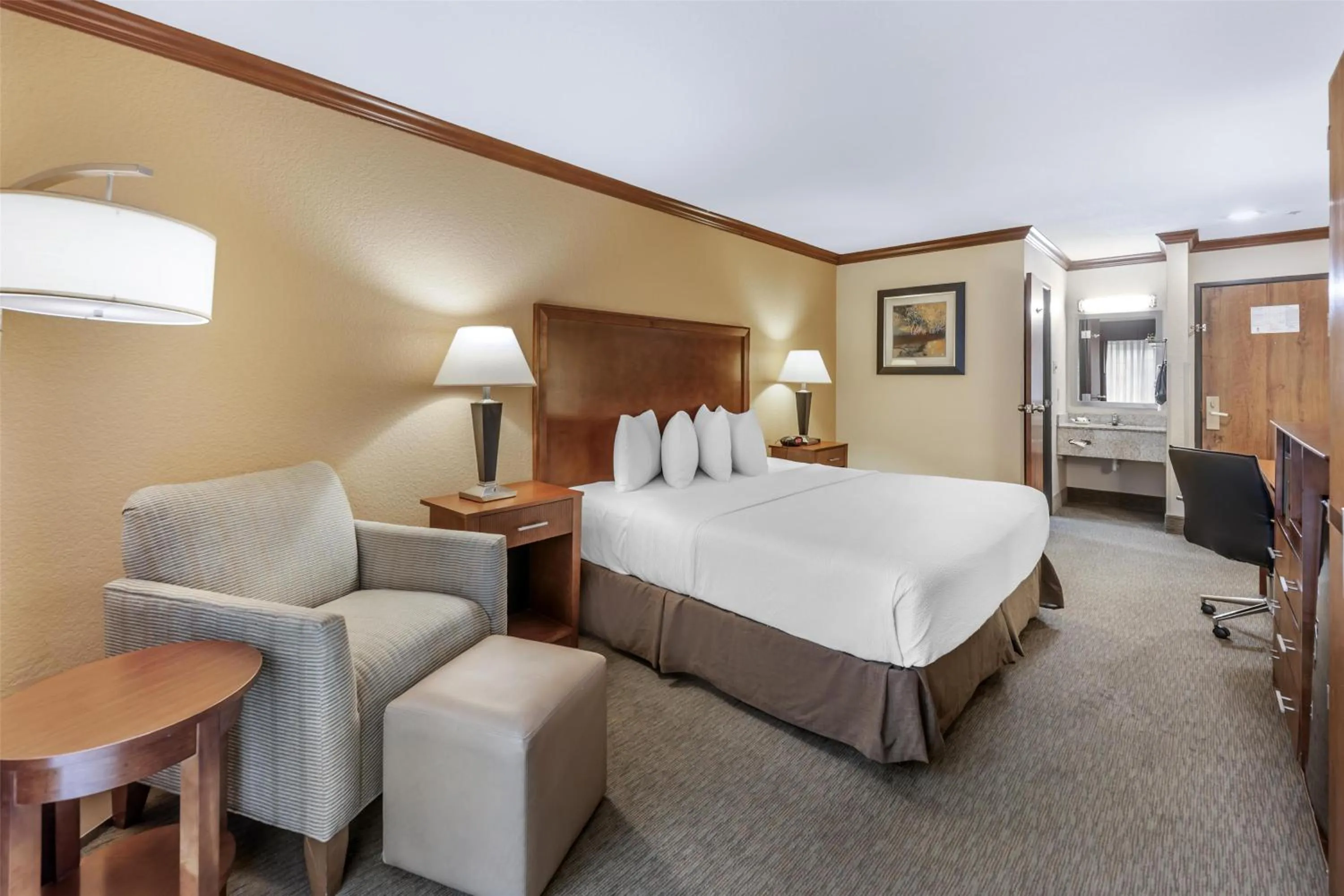 King Room - Poolside - Non-Smoking  in Best Western Plus Atrium Inn