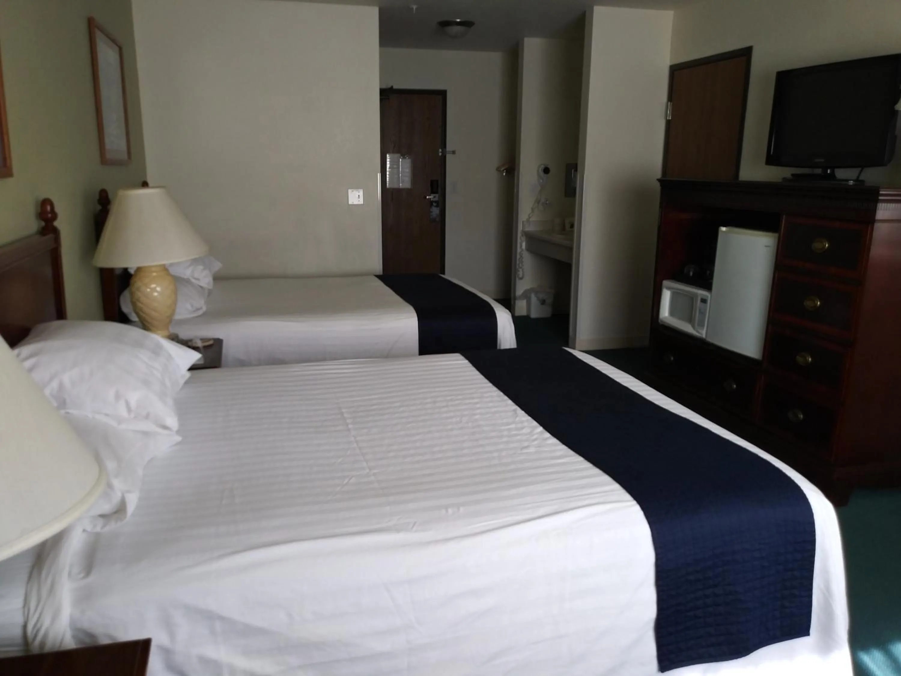 Queen Room with Two Queen Beds - Non-Smoking in Super 8 by Wyndham Montpelier