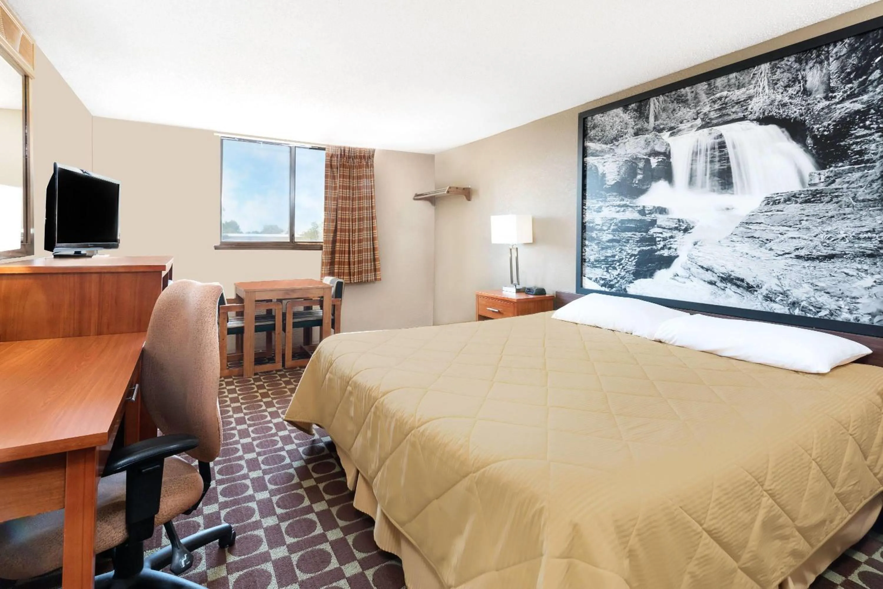 King Room - Non-Smoking in Super 8 by Wyndham Miles City