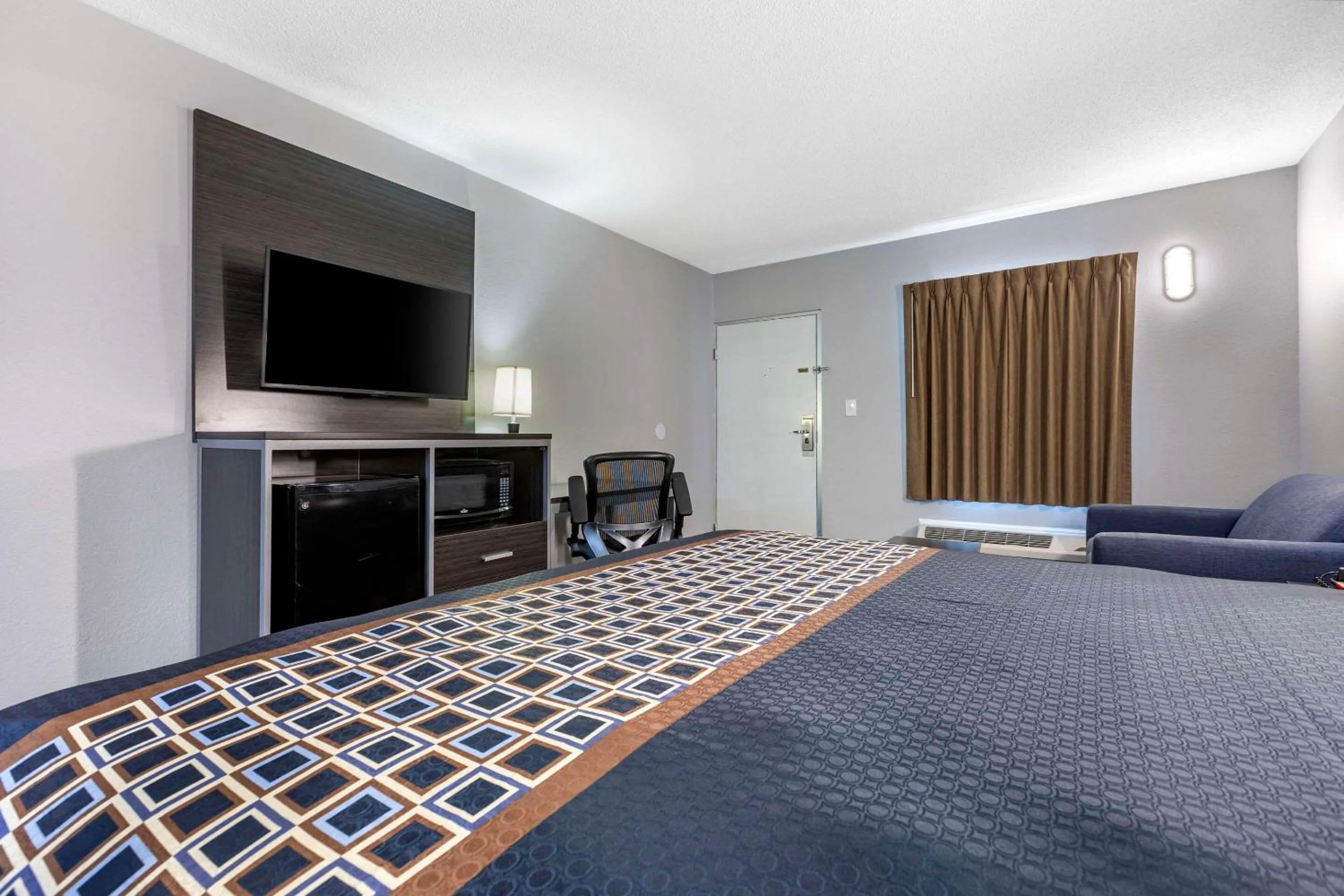 King Room - Non-Smoking in Rodeway Inn Union