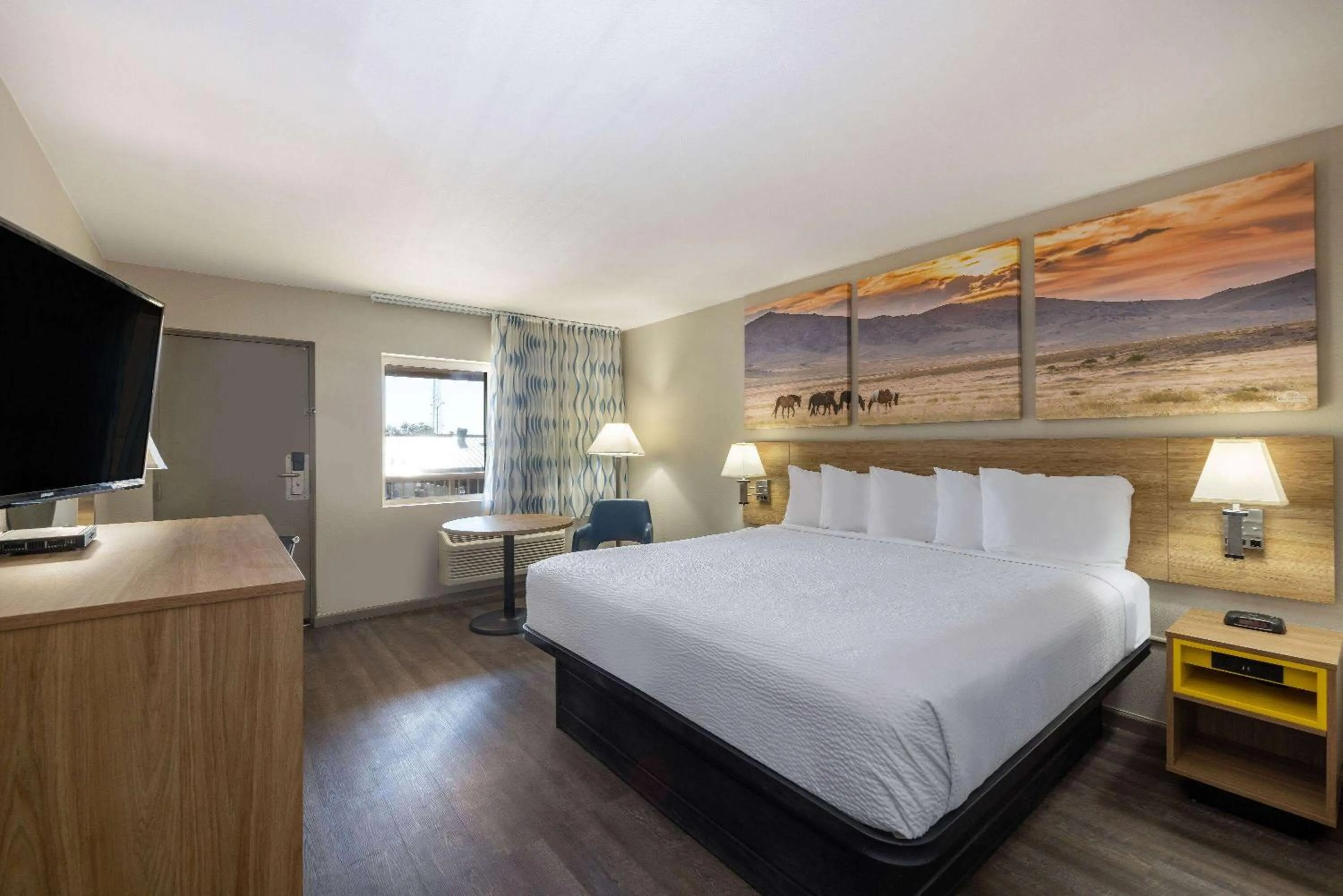 King Room- Non-Smoking in Days Inn by Wyndham Roswell