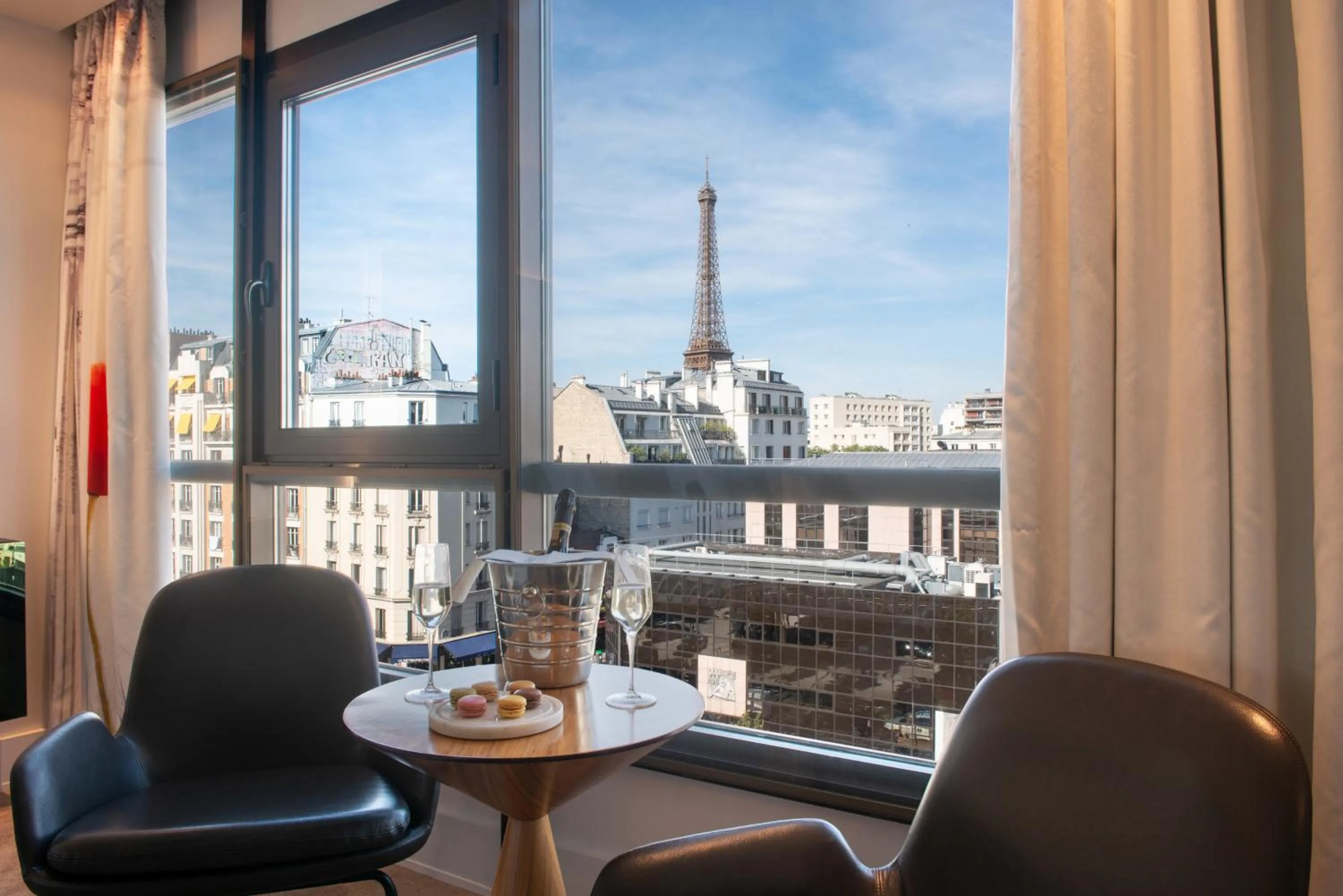 Privilege Double Room with Eiffel Tower view - 5th and 6th floor in Le Parisis - Paris Tour Eiffel