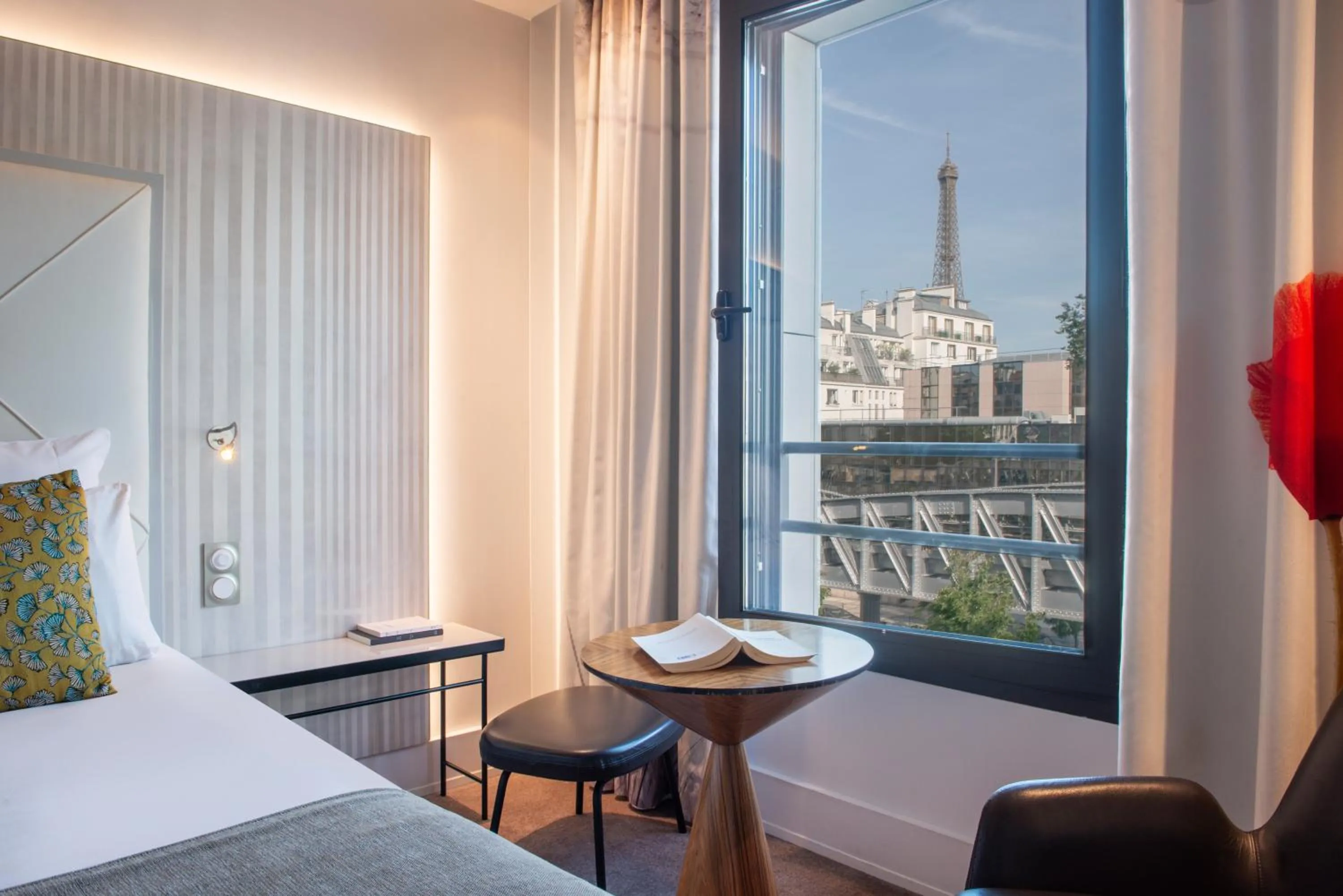 Double Room with Eiffel Tower View – 3rd and 4th floor in Le Parisis - Paris Tour Eiffel