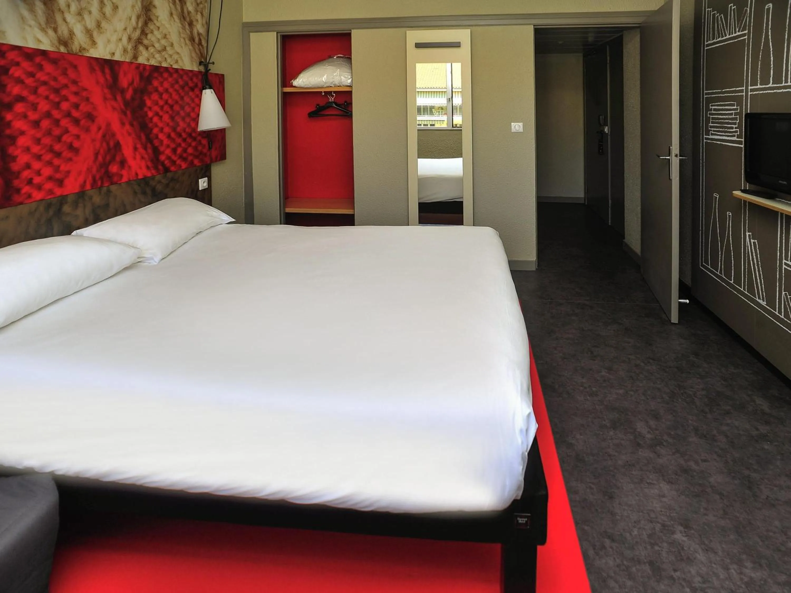 Standard Single Room in ibis Lyon Centre