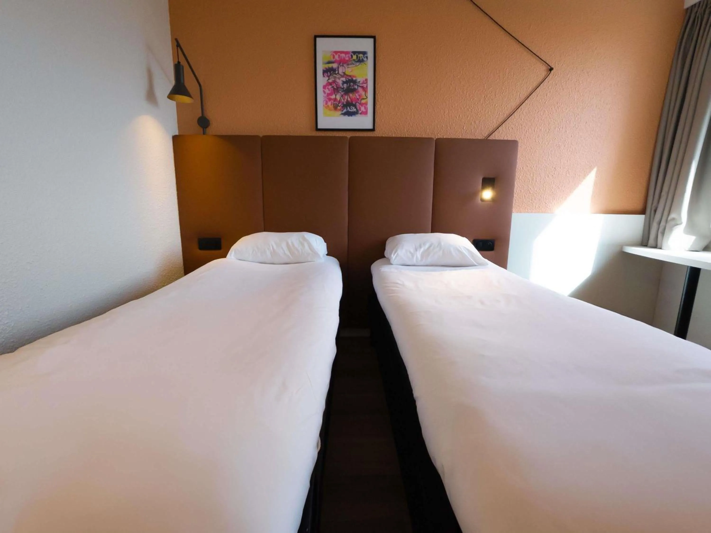 Standard Room with Two Single Beds in ibis Lyon Est Bron