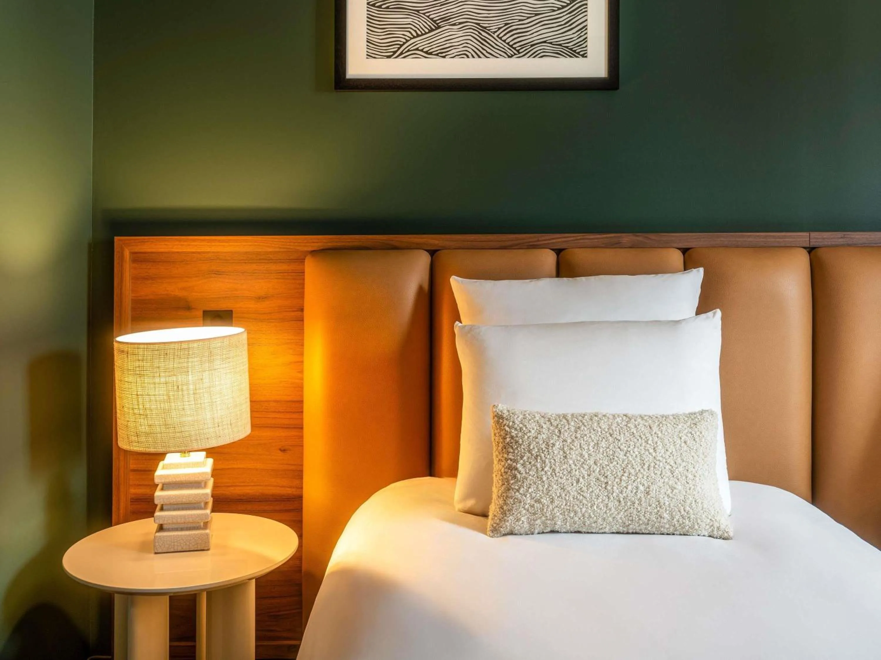 Standard Room with Two Single Bed in Mercure Caen Cote De Nacre