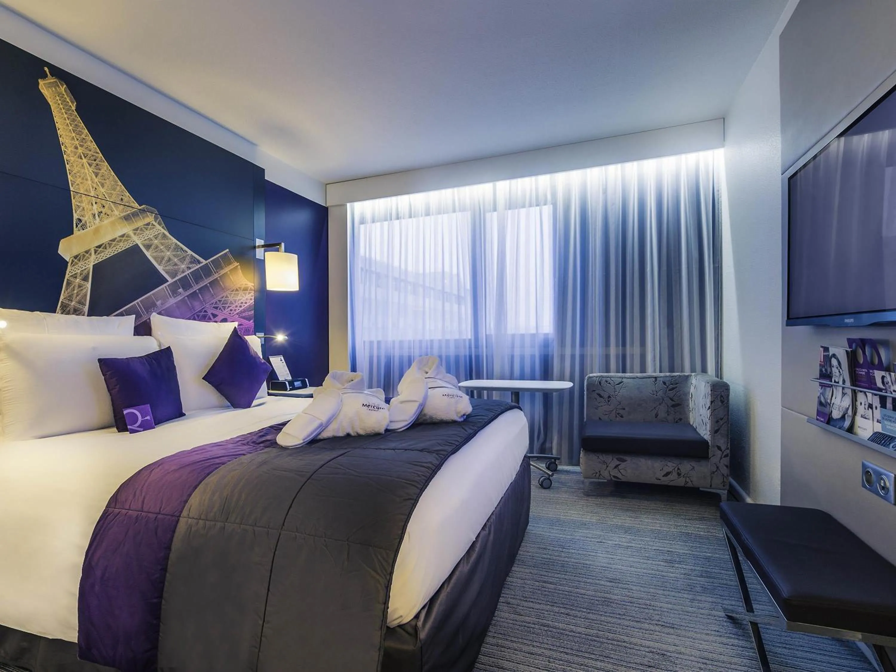 Privilege Room with a double bed in Mercure Paris Centre Tour Eiffel
