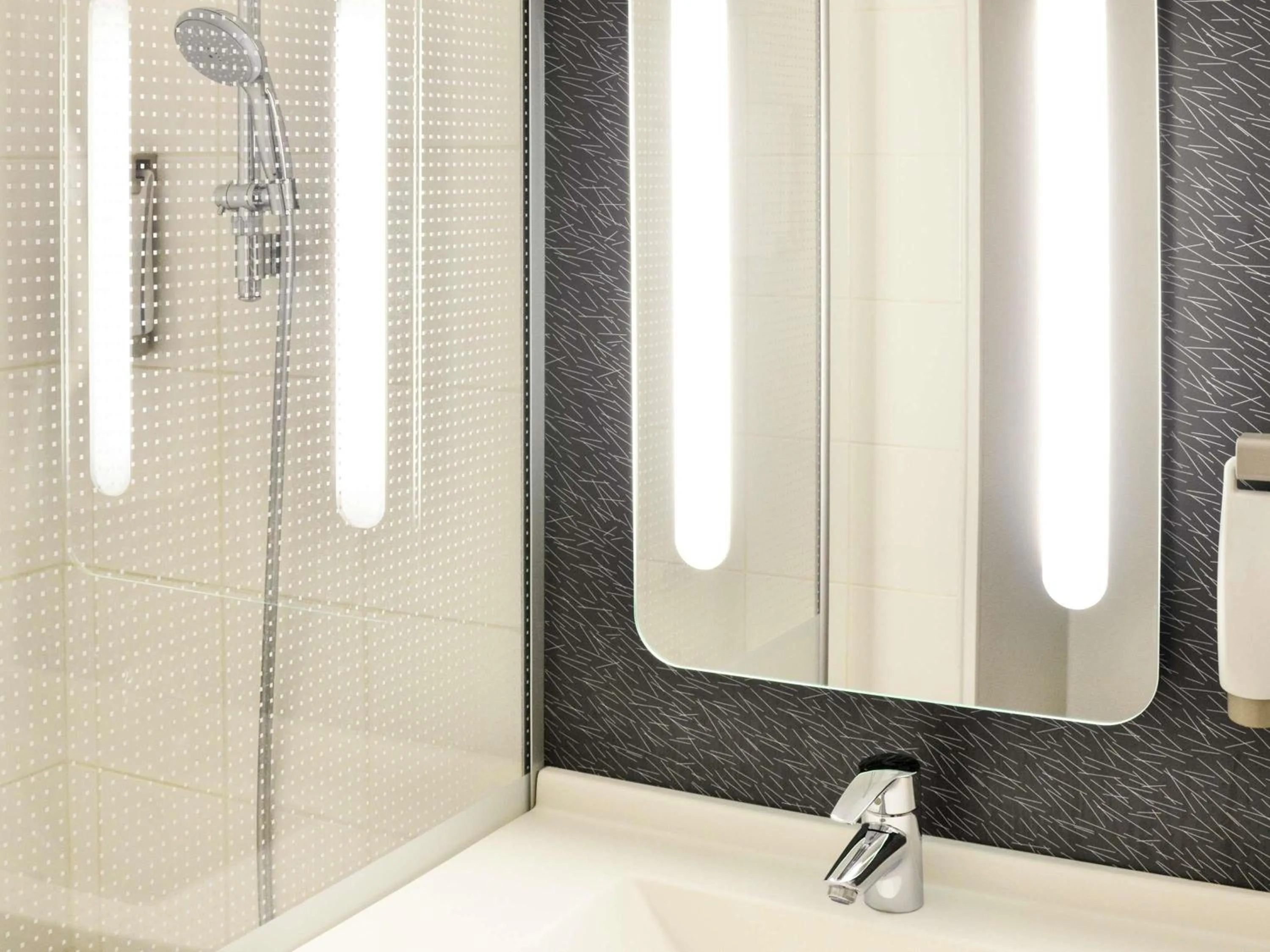 Twin Room with City View in ibis Avignon Centre Gare