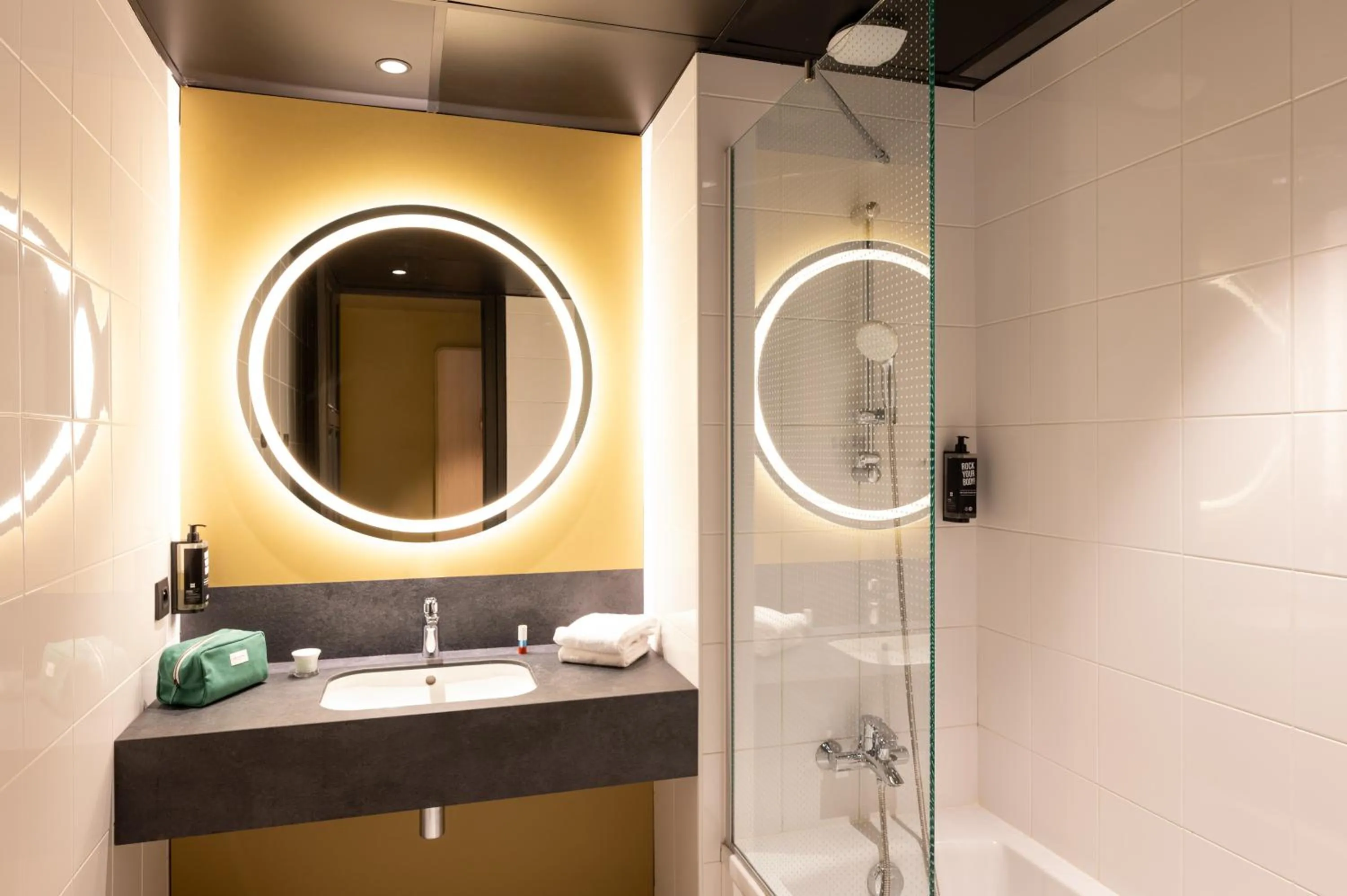 Premium Double Room with sofa bed in ibis Lyon Centre Perrache