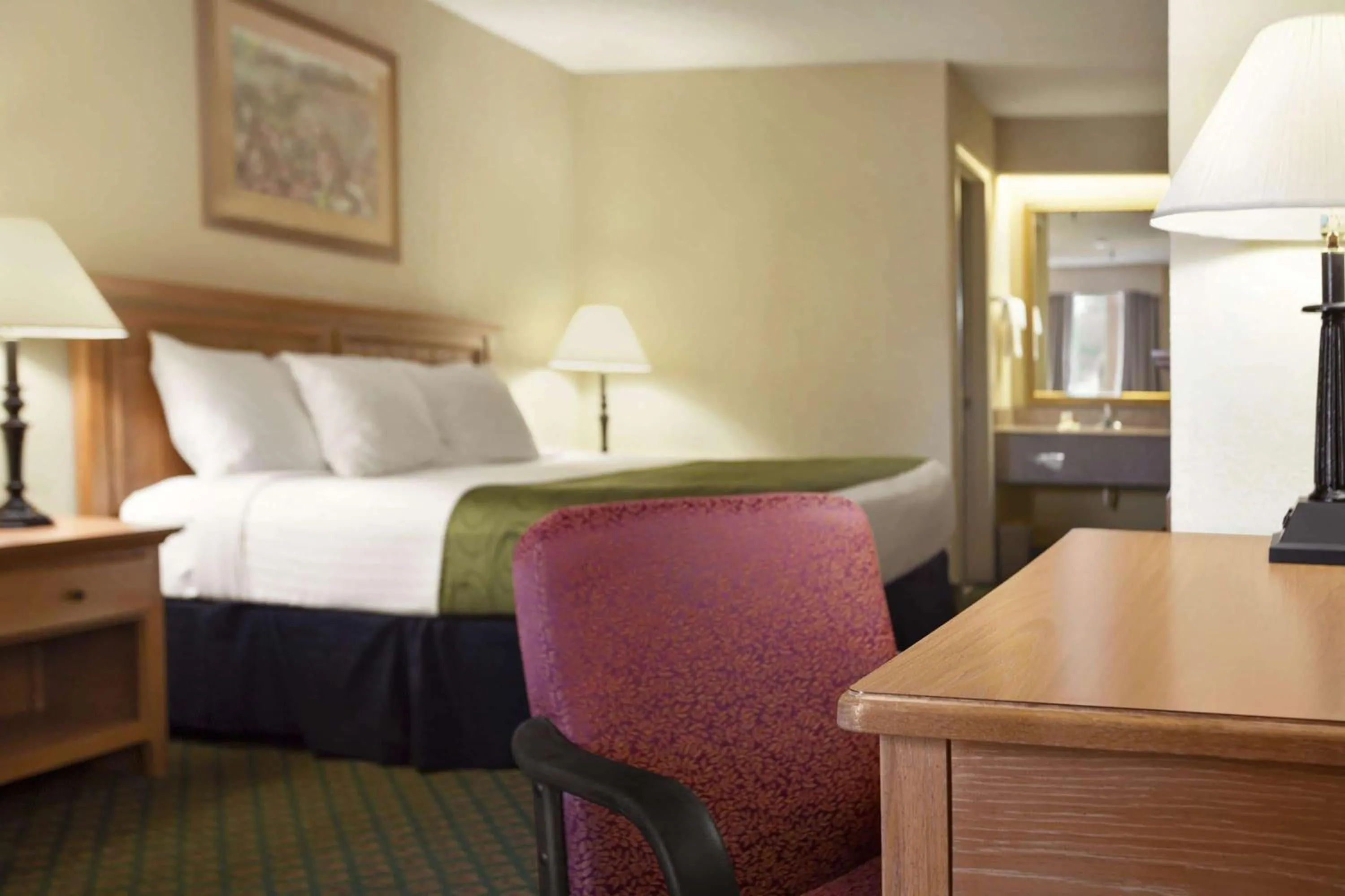 Business King Room in Days Inn & Suites by Wyndham Stuttgart