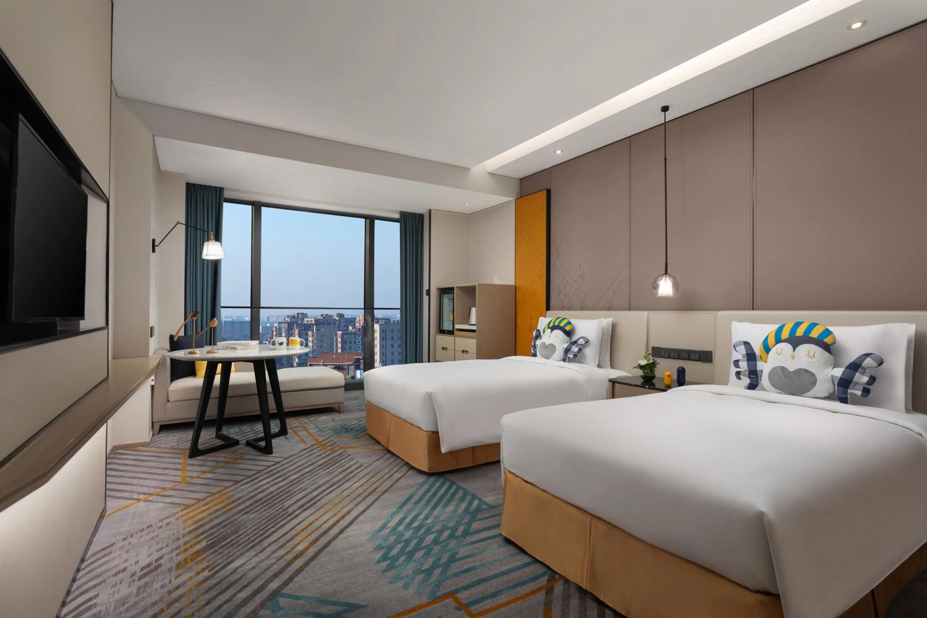 Standard Twin Room - Lounge Access in voco Shanghai Hongqiao Hub by IHG - 20 Mins drive to Shanghai Hongqiao Int'l Airport And NECC