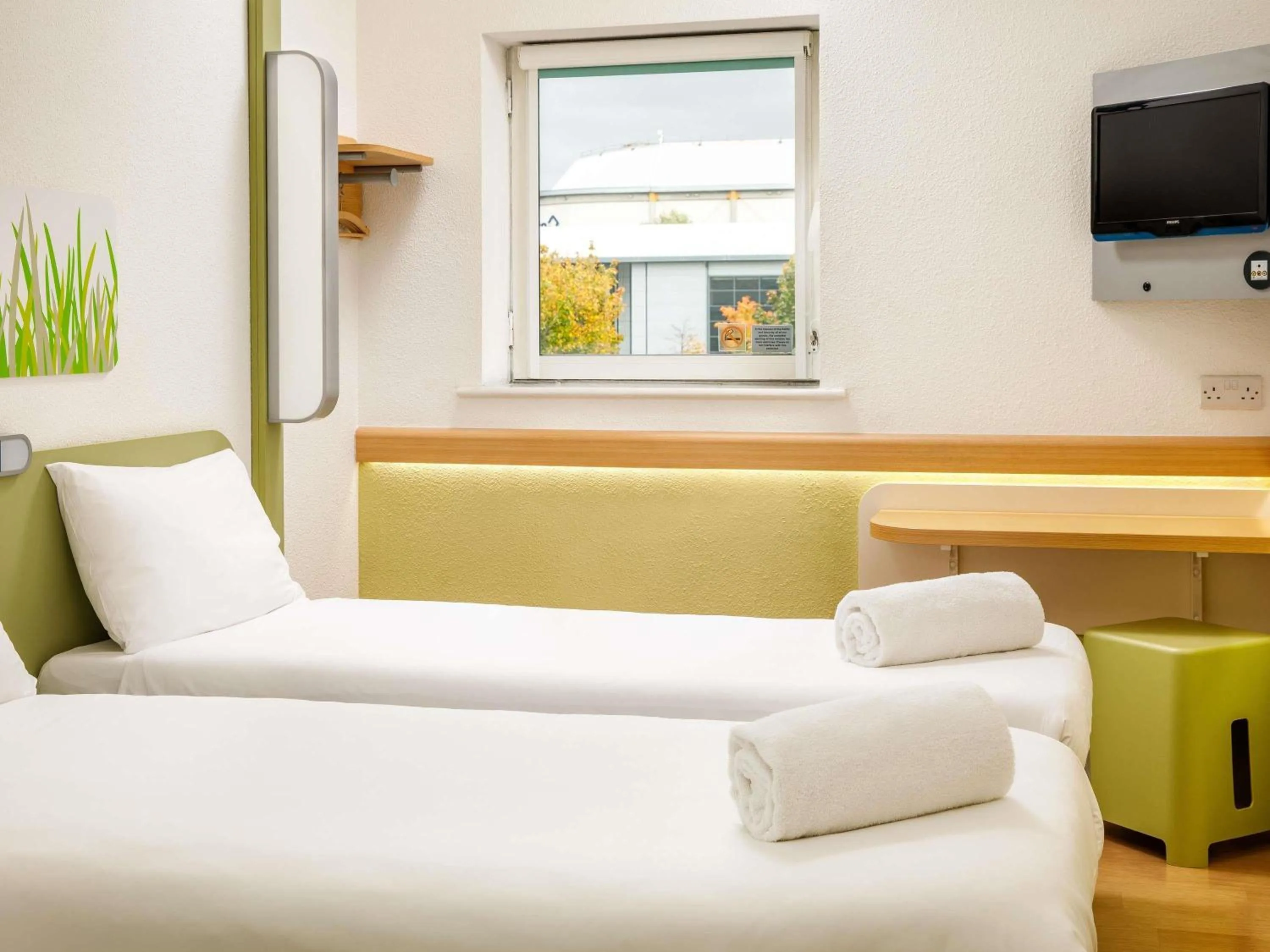 Classic Twin Room in ibis budget Sheffield Arena