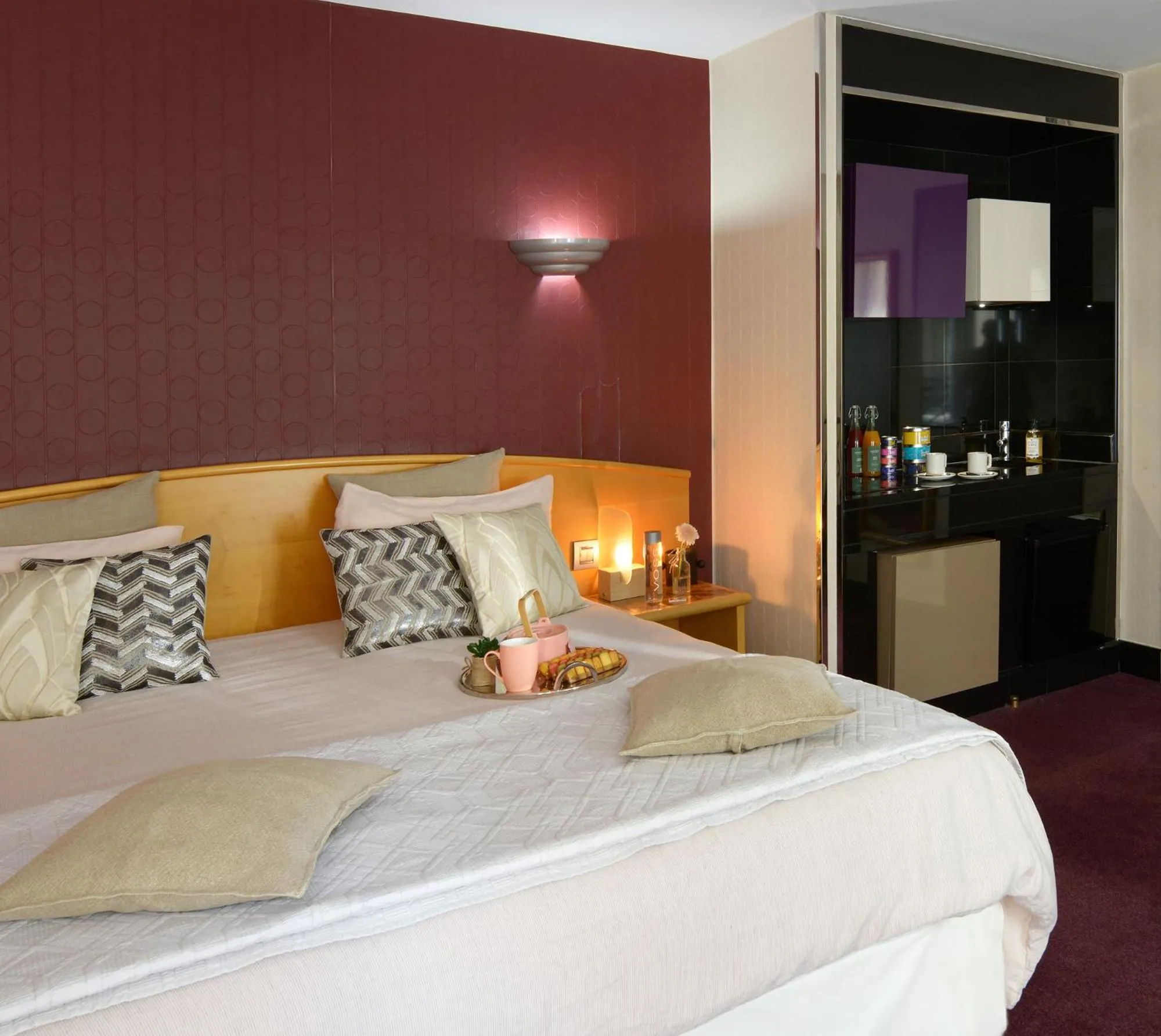 Junior Suite Quadruple in Le Patio Bastille