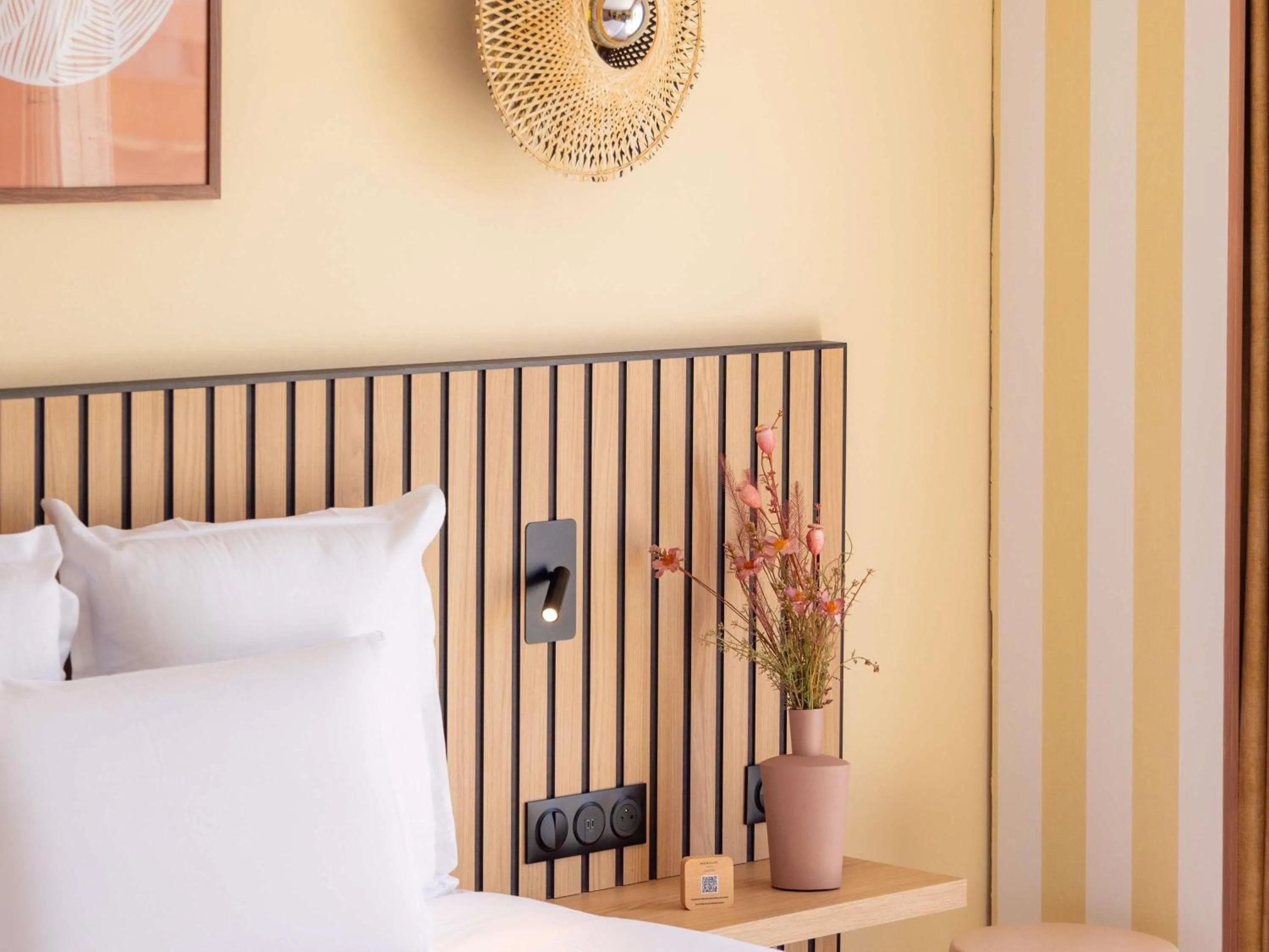 Junior Suite with King Bed and Terrace  in Mercure Nice Centre Notre Dame