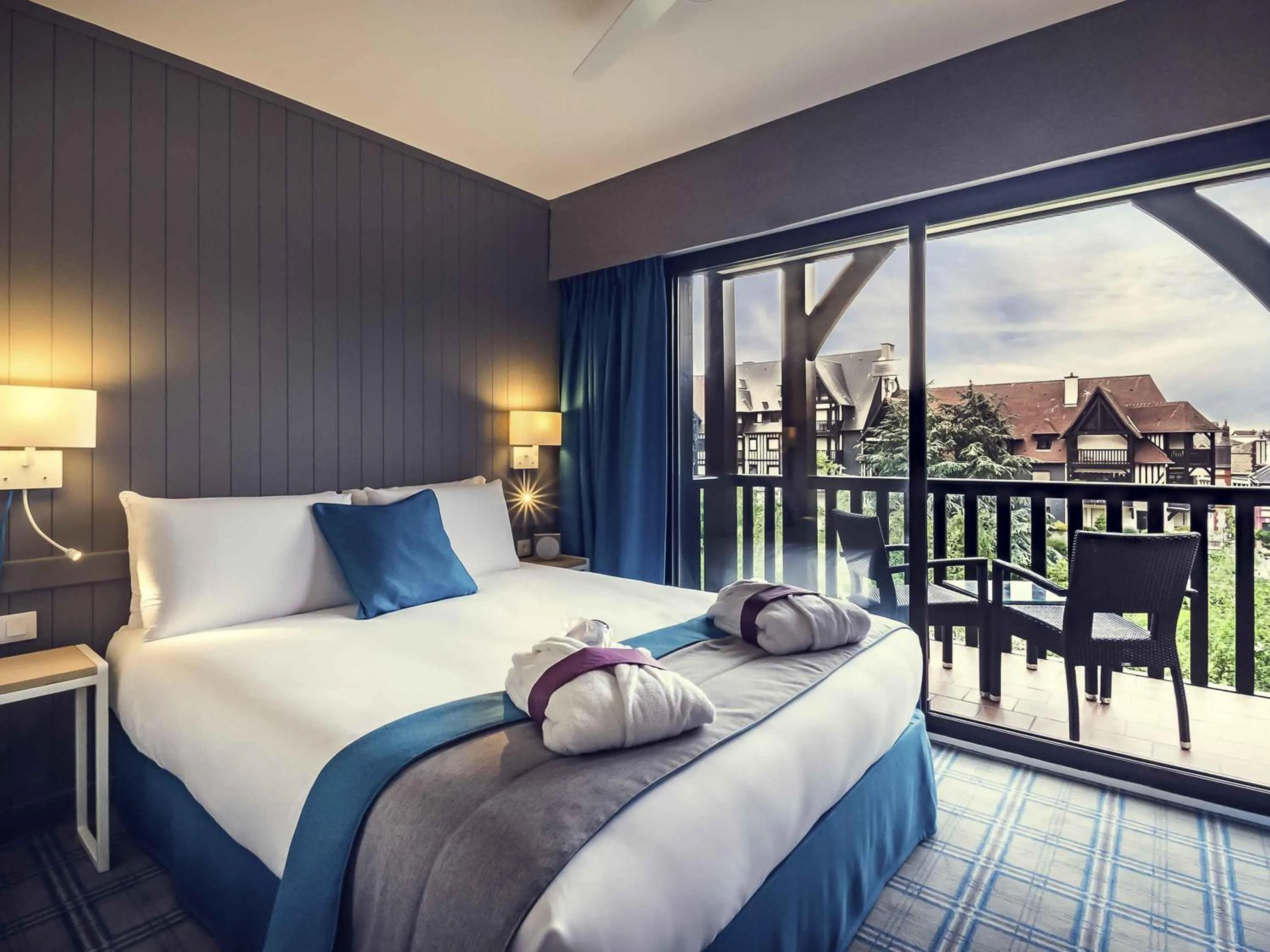 Privilege Double Room with Bacony and Park View in Mercure Deauville Centre