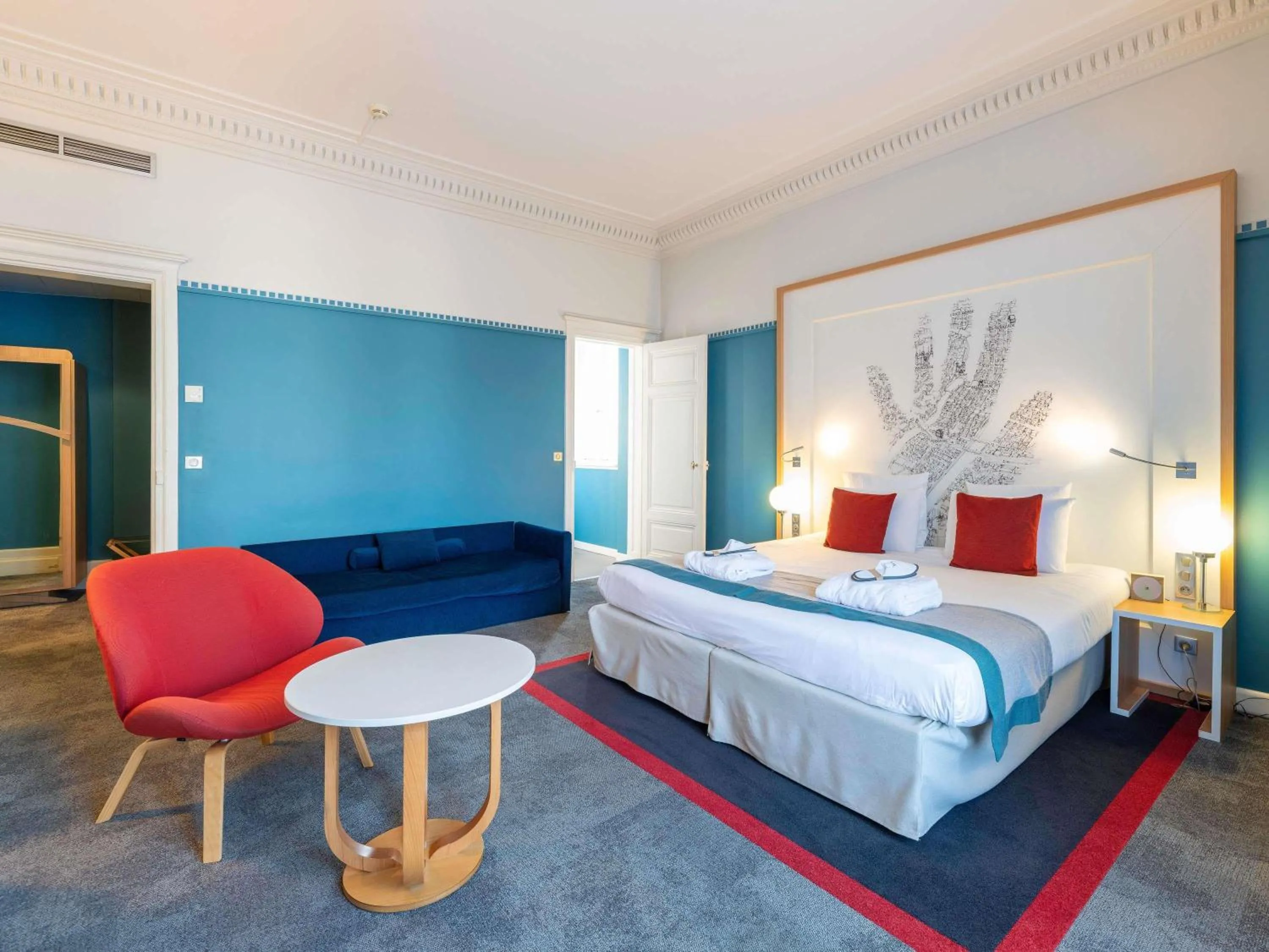 Privilege Room with 1 Double Bed & 1 Single Bed in Mercure Lyon Centre Château Perrache