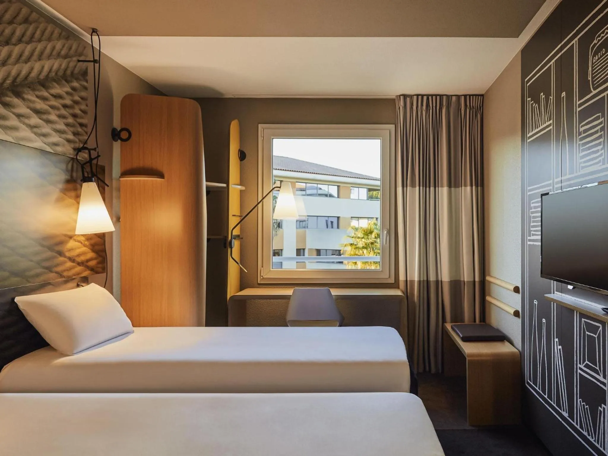 Classic Twin Room - Smoking in ibis La Ciotat