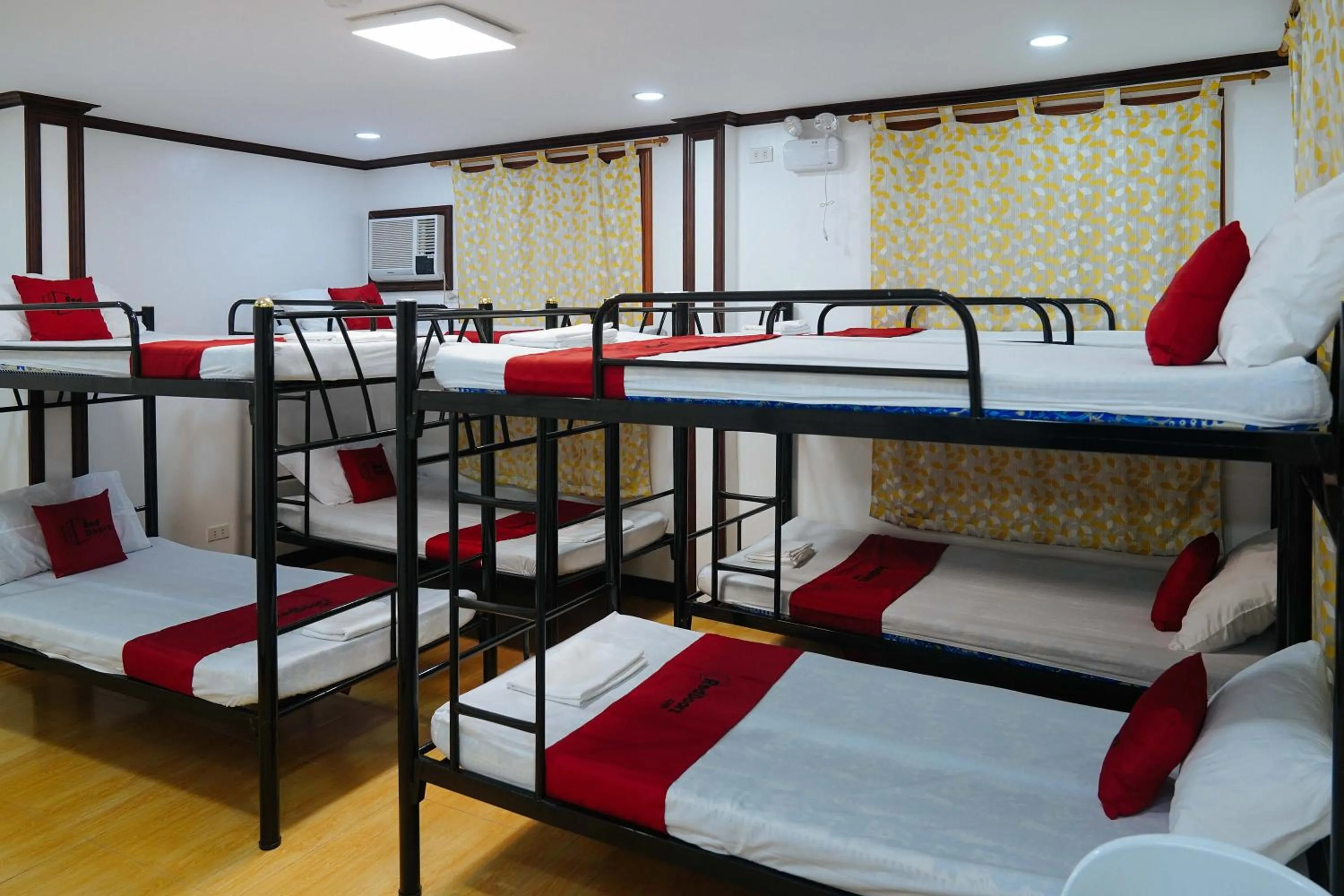 8-Bed Mixed Dormitory Room in RedDoorz Plus at Billy's Resort Oslob