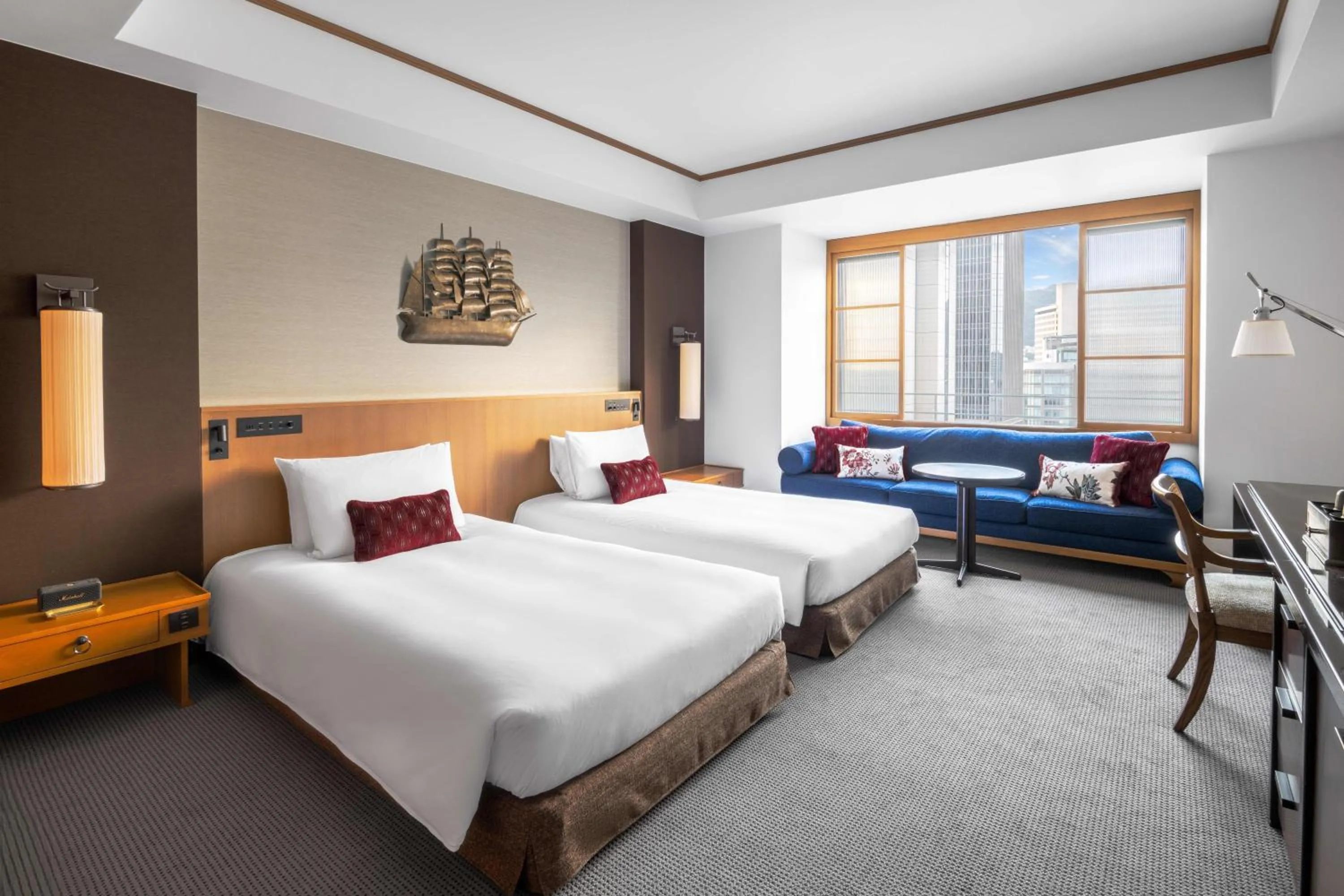 Oriental Twin Room - City Side in Oriental Hotel