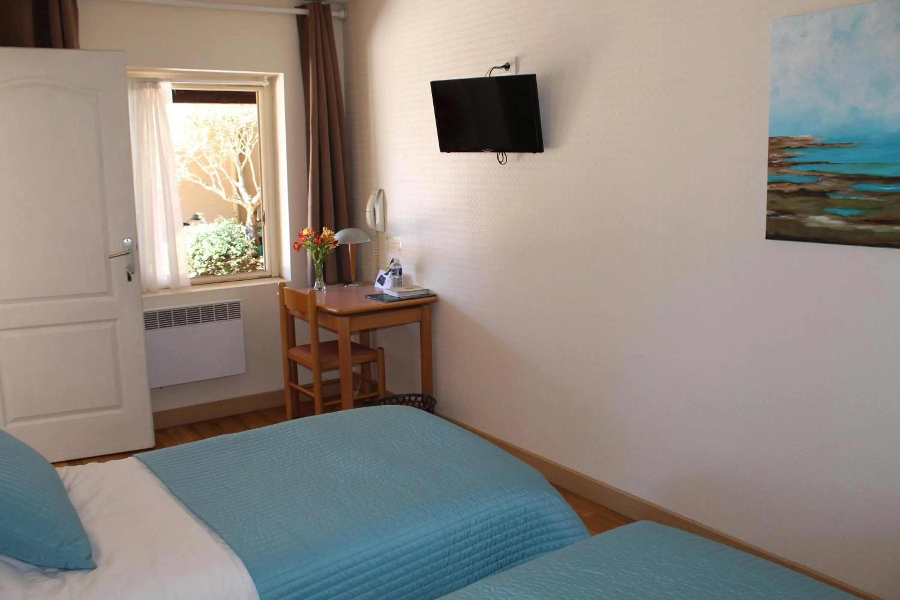 Twin Room in Logis des Crêtes de Pignols