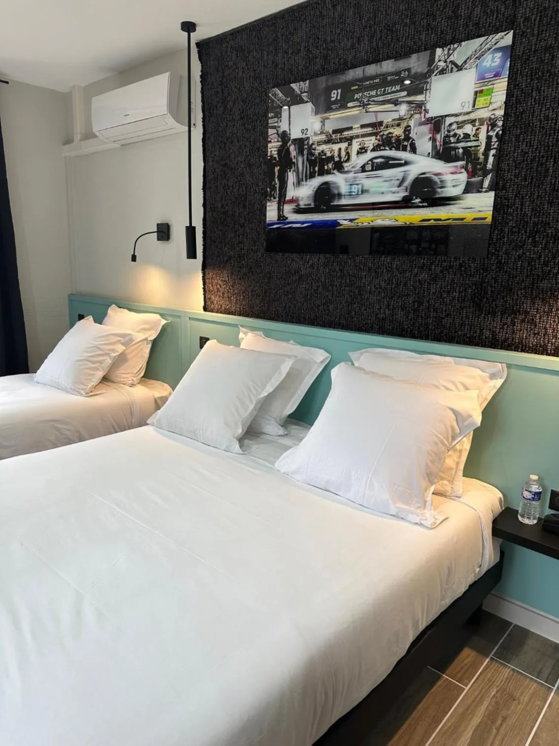 Twin Room in Logis Hôtel-Restaurant Au Vieux Morvan, au cœur de la Bourgogne, Piscine & Spa, Hôtel Climatisé